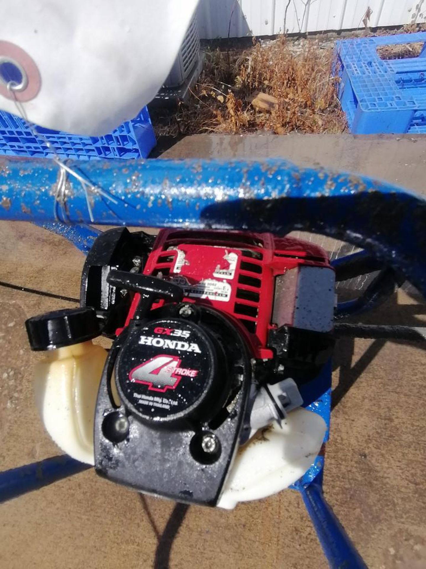 Shockwave Power Screed with Honda GX35 Motor. Serial #6056, 52.7 Hours. Located in Mt. Pleasant, IA - Bild 2 aus 7