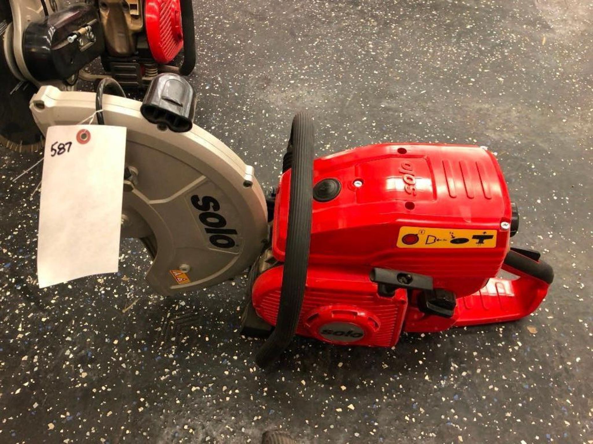 (1) NEW Solo Concrete Saw, Serial #8802400-0313-001025 2013. Located in Wildwood, MO.