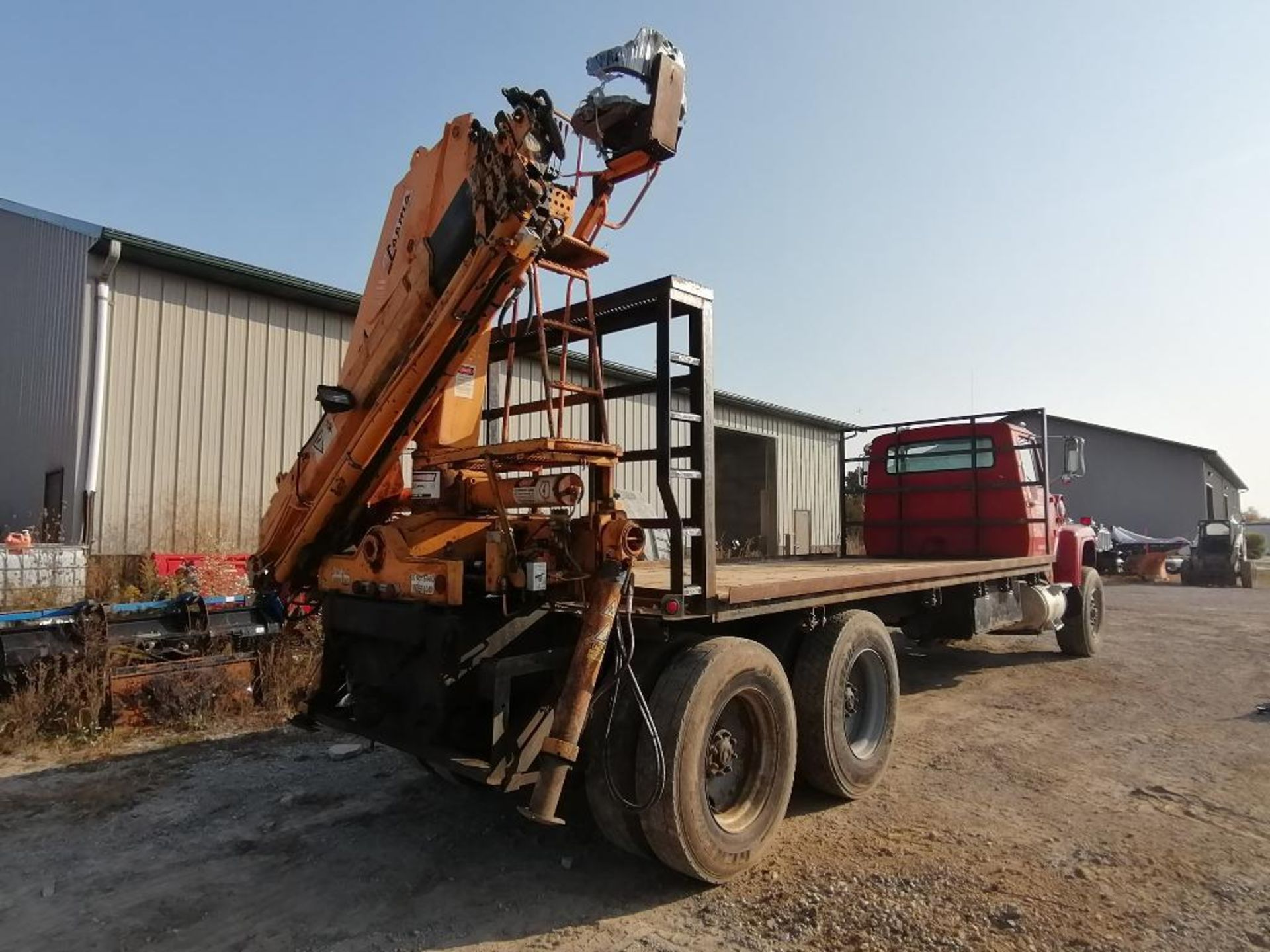 1986 Ford 9000 Boom Truck, VIN #1FDYU90W1GVA23246, 400,318 Miles Cummins Engine, Eaton Fuller 8- - Image 4 of 87