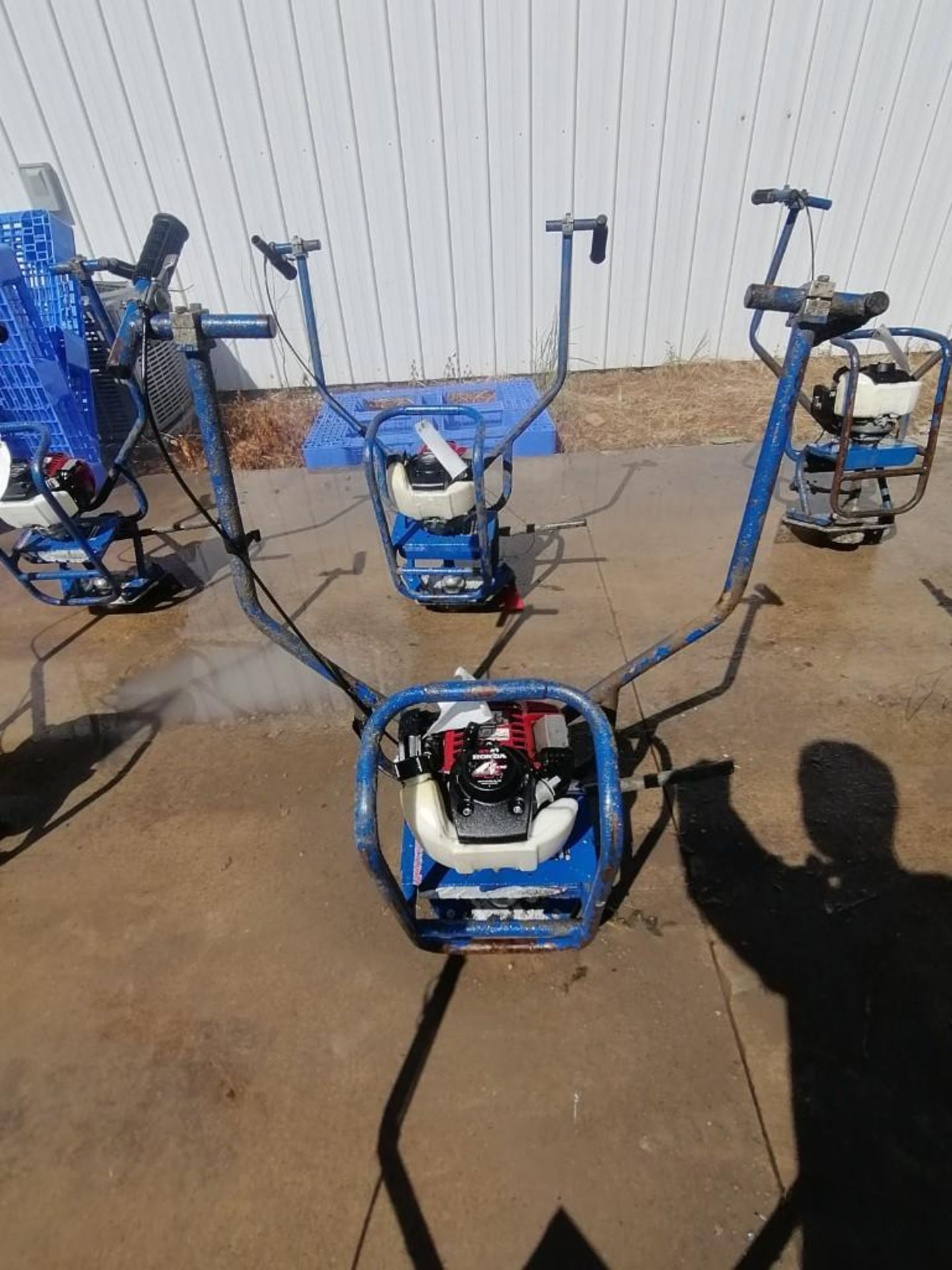 Shockwave Power Screed with Honda GX35 Motor. Serial #6032, 79 Hours. Located in Mt. Pleasant, IA