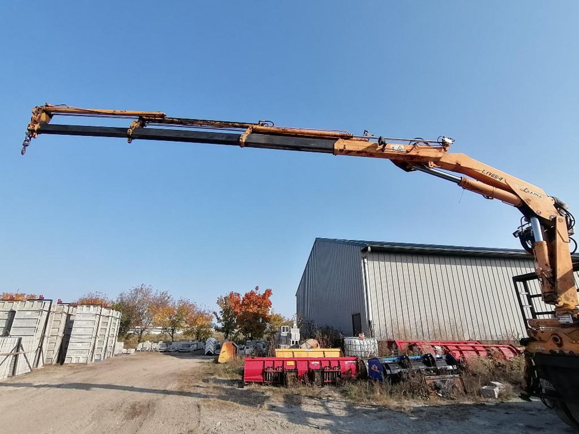 1986 Ford 9000 Boom Truck, VIN #1FDYU90W1GVA23246, 400,318 Miles Cummins Engine, Eaton Fuller 8- - Image 86 of 87