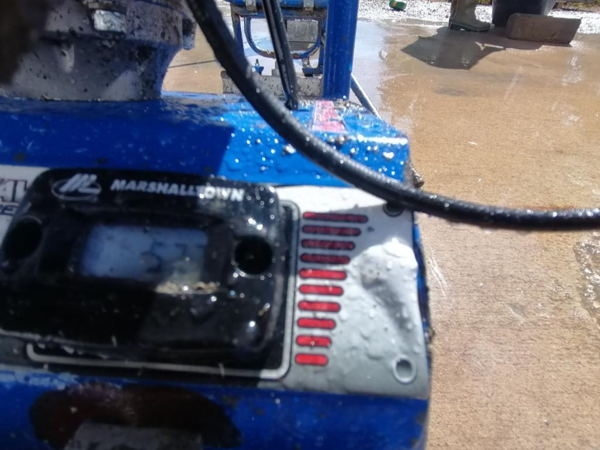 Shockwave Power Screed with Honda GX35 Motor. Serial #6056, 52.7 Hours. Located in Mt. Pleasant, IA - Bild 5 aus 7