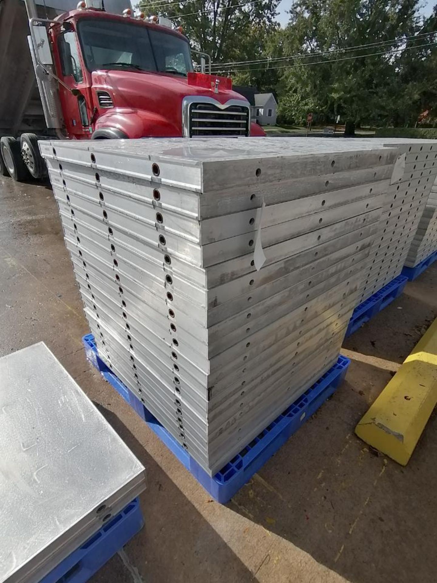 (20) 36" x 3' NEW Badger Smooth Aluminum Concrete Forms 6-12 Hole Pattern. Located in Mt.