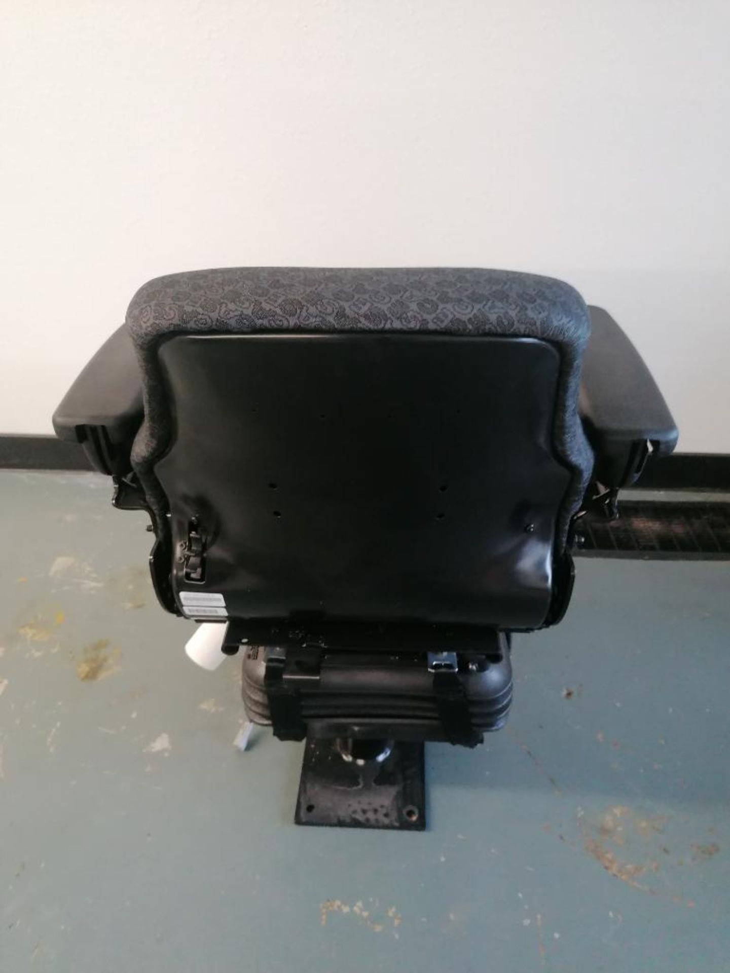 CNH Air Suspension Seat for Case Backhoe, Serial #007091742359. Located in Mt. Pleasant, IA. - Image 3 of 10