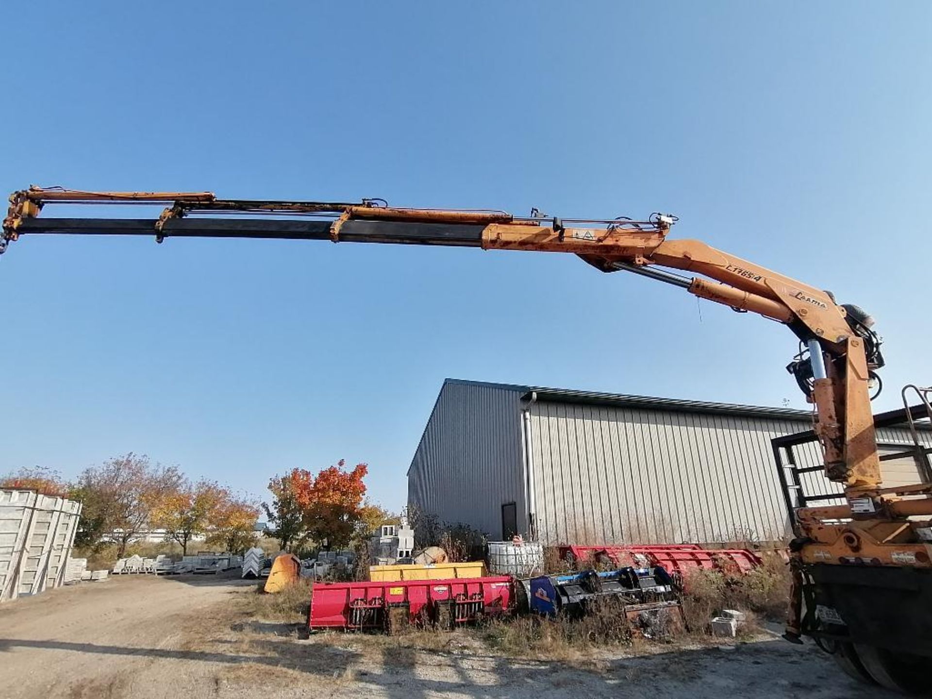 1986 Ford 9000 Boom Truck, VIN #1FDYU90W1GVA23246, 400,318 Miles Cummins Engine, Eaton Fuller 8- - Image 85 of 87