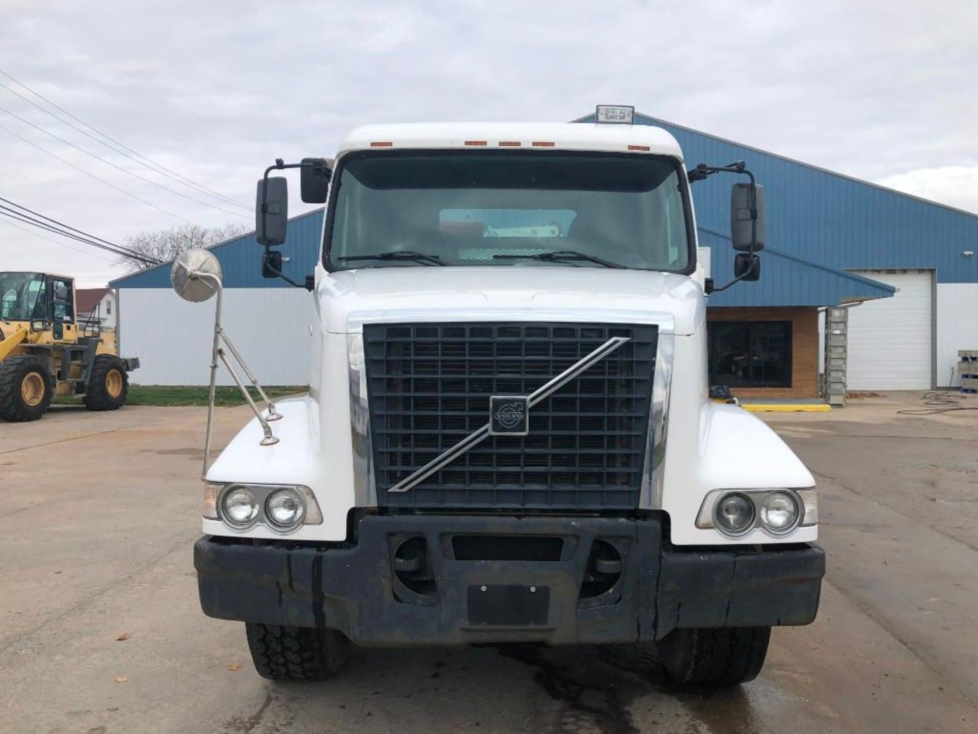 2003 Volvo VHD Boom Truck, VIN #4V5KC9GF13N338836, 148036 Miles, VE D12 345 Engine, 10 Speed Eaton - Image 5 of 37