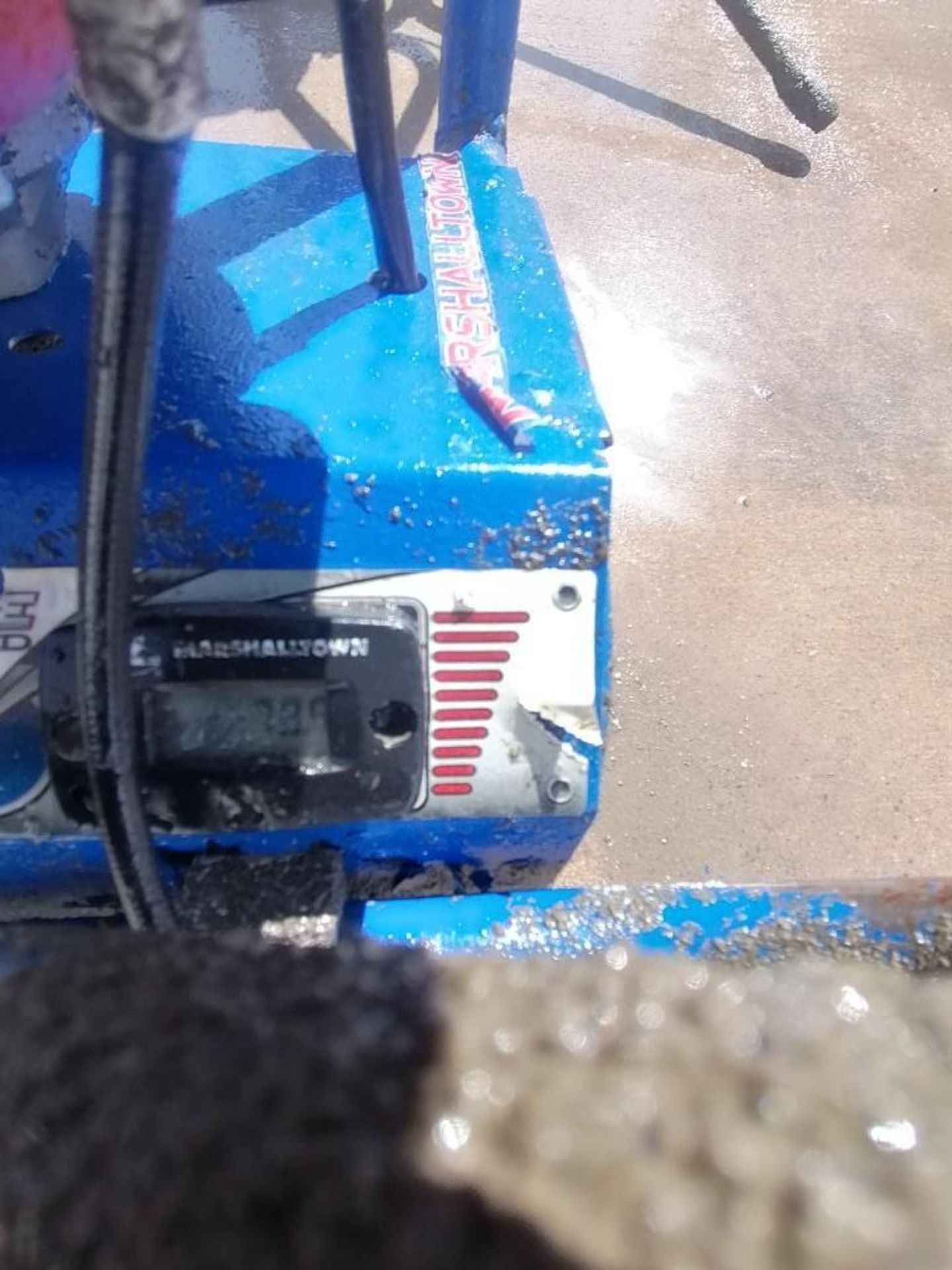 Shockwave Power Screed with Honda GX35 Motor. Serial #6032, 79 Hours. Located in Mt. Pleasant, IA - Bild 4 aus 4