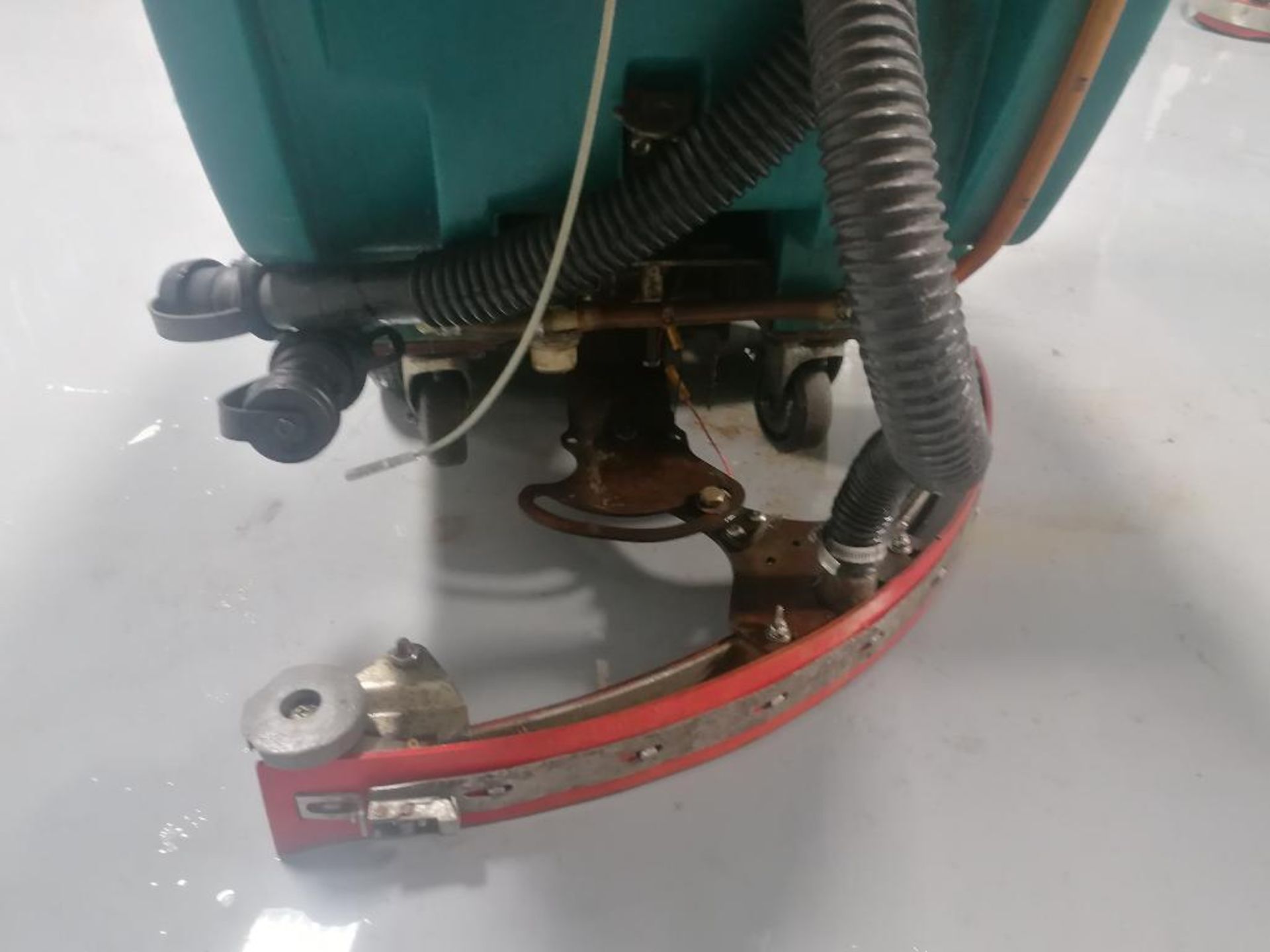 Tennant 5400 Floor Scrubber, Serial #540010203098, 24 Volts. Located in Mt. Pleasant, IA. - Image 15 of 17