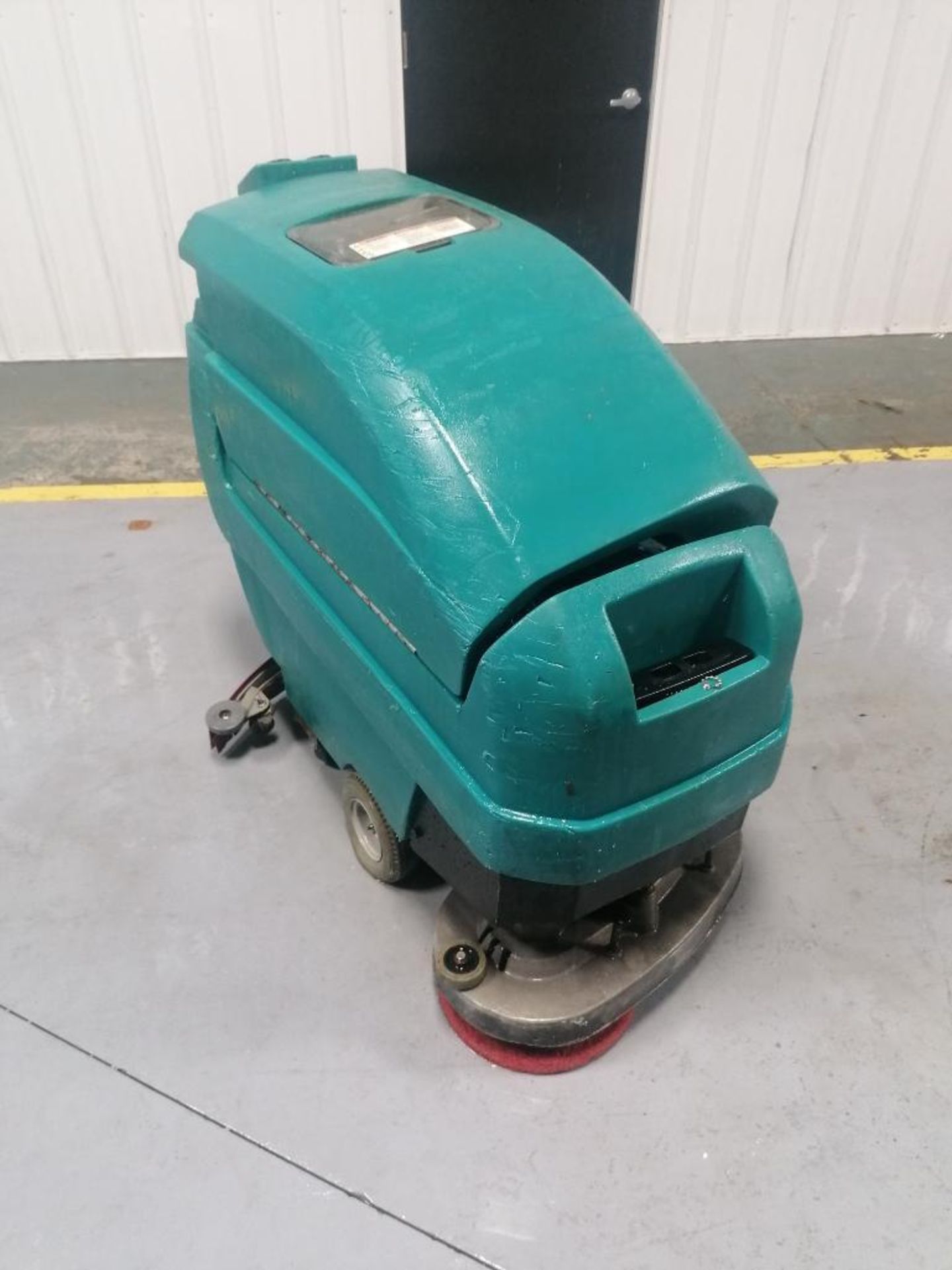 Tennant 5400 Floor Scrubber, Serial #540010229139 24 V, 21 Hours. Located in Mt. Pleasant, IA.
