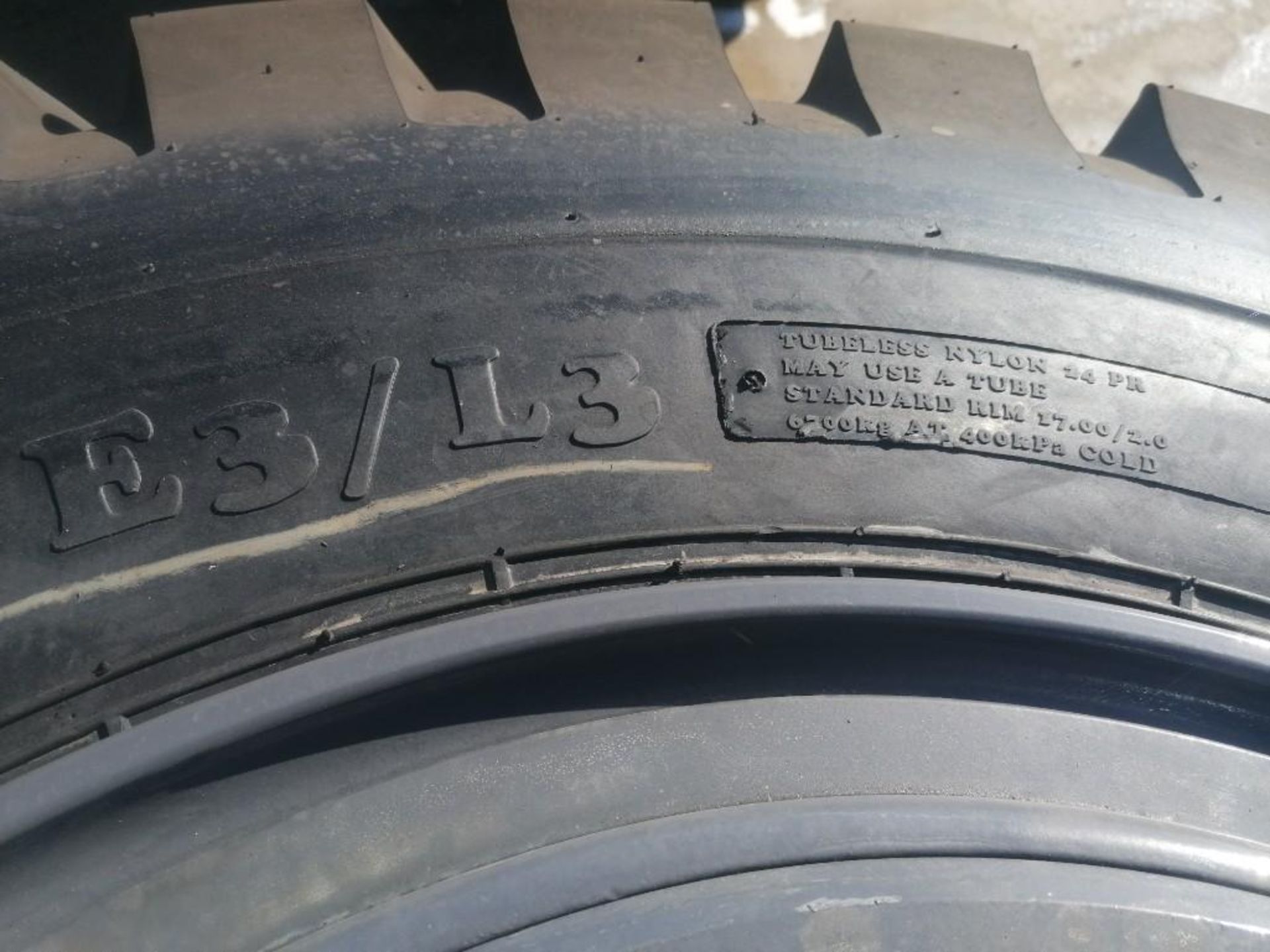 (4) 20.5-25 RT 2000 E3/L3 Tires, 12 Bolt Pattern with Rims. Located in Mt. Pleasant, IA. - Bild 11 aus 15