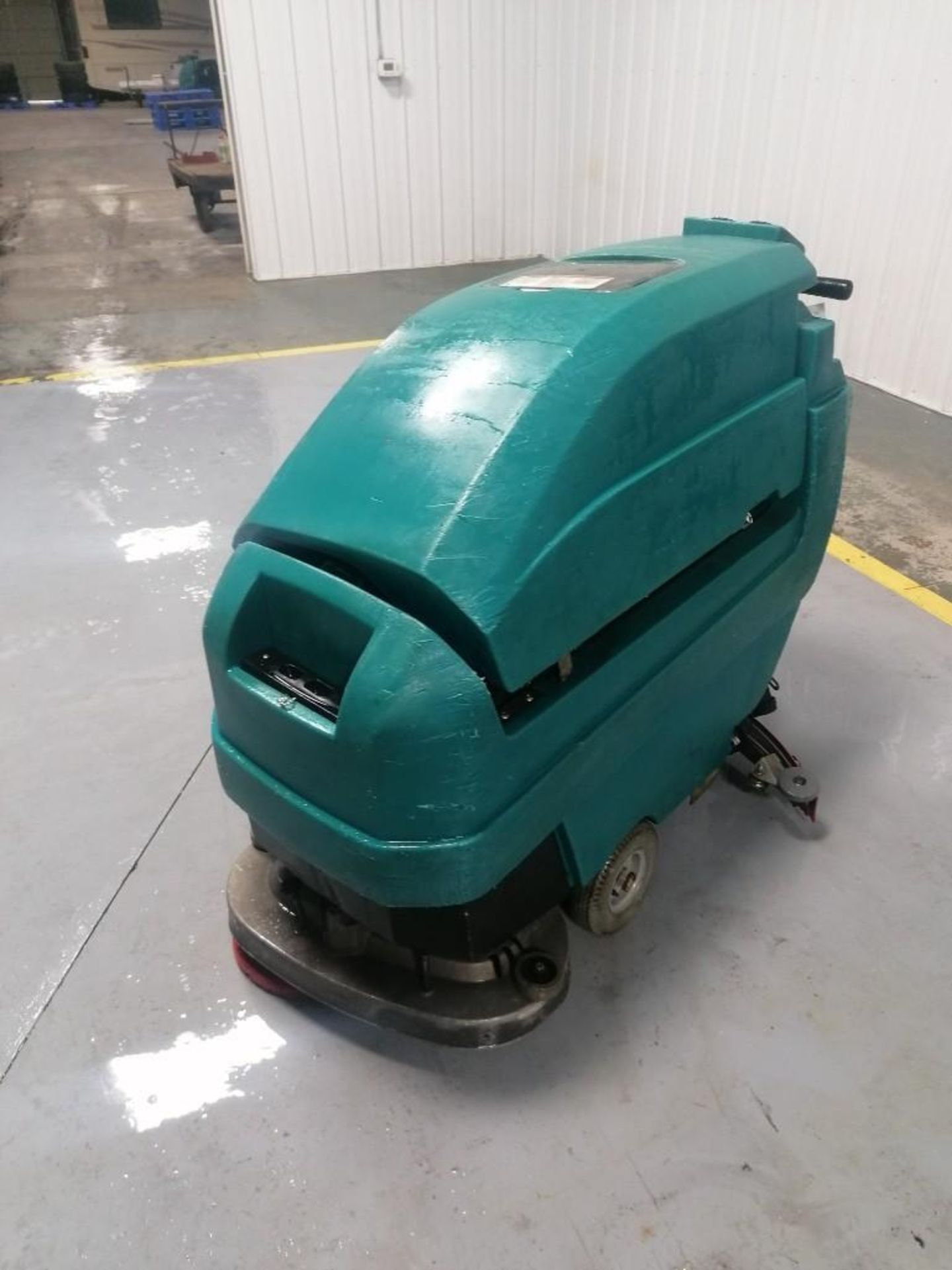 Tennant 5400 Floor Scrubber, Serial #540010229139 24 V, 21 Hours. Located in Mt. Pleasant, IA. - Image 17 of 19