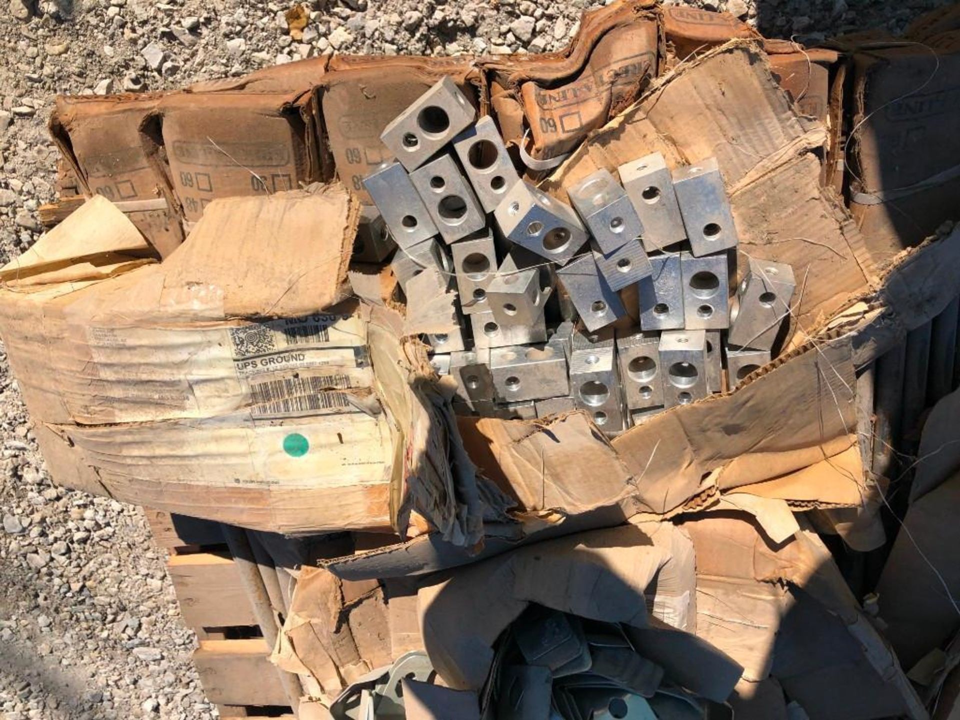 Pallet of 140 4' Clips. Located in Wildwood, MO. - Image 8 of 8