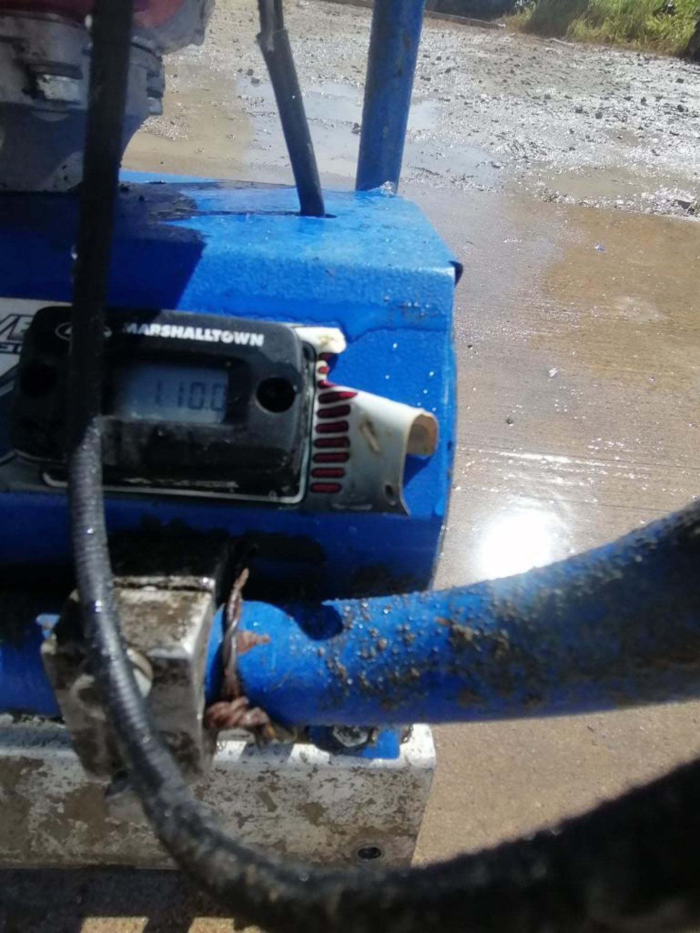 Shockwave Power Screed with Honda GX35 Motor. Serial #4436, 110 Hours. Located in Mt. Pleasant, IA - Image 6 of 6