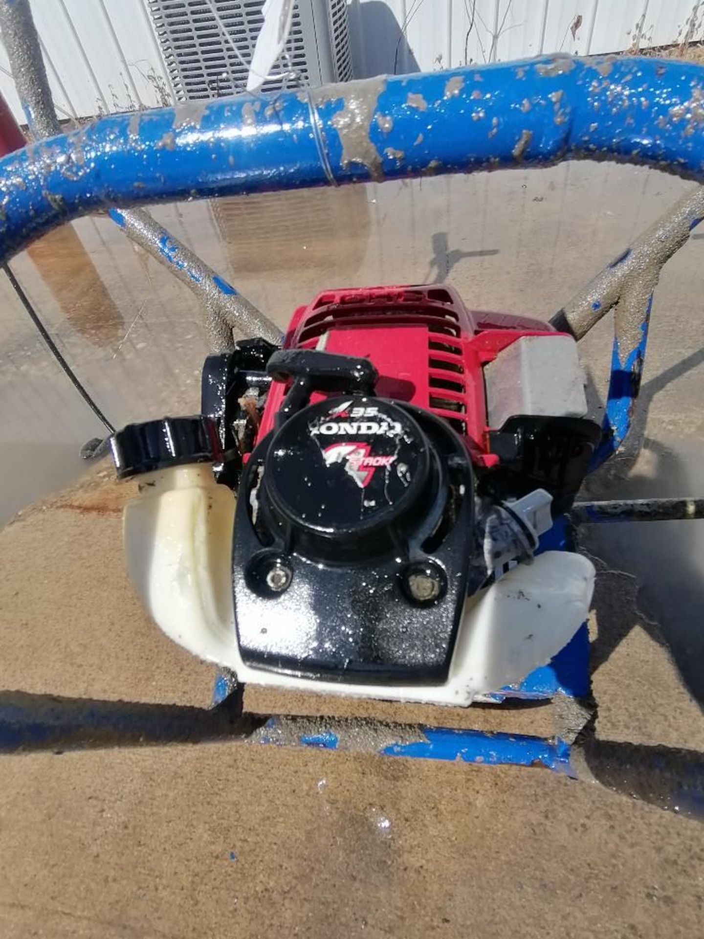 Shockwave Power Screed with Honda GX35 Motor. Serial #5837, 86 Hours. Located in Mt. Pleasant, IA - Image 2 of 5