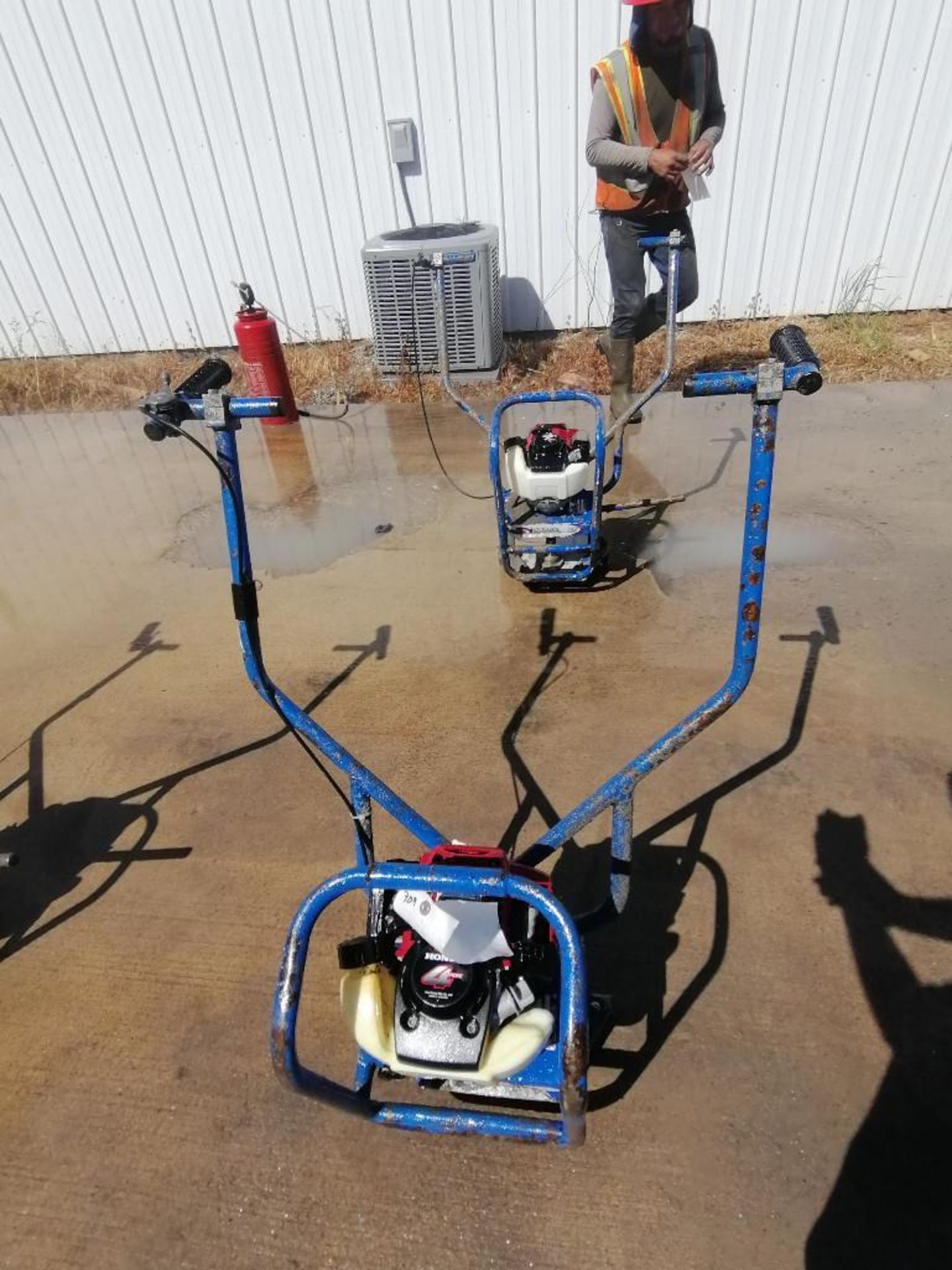 Shockwave Power Screed with Honda GX35 Motor. Serial #3808, 130.2 Hours. Located in Mt. Pleasant, - Image 8 of 8