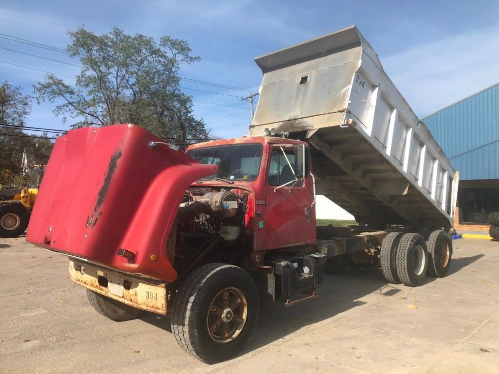 1987 International S2500 Dump Truck, Model F-2554, VIN #1HTZNDBR2HH485771, 37594 Miles, 16' x 8' x - Image 18 of 21