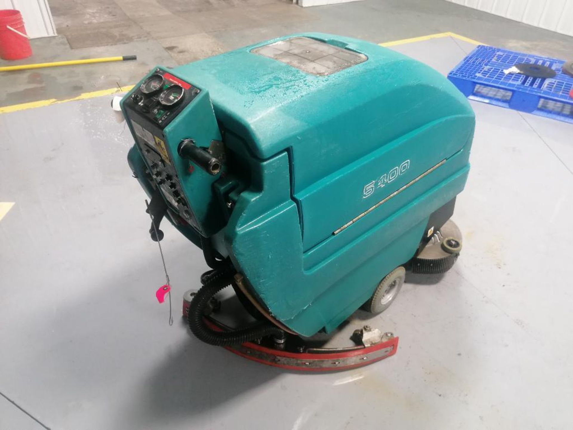 Tennant 5400 Floor Scrubber, Serial #540010203098, 24 Volts. Located in Mt. Pleasant, IA. - Image 3 of 17