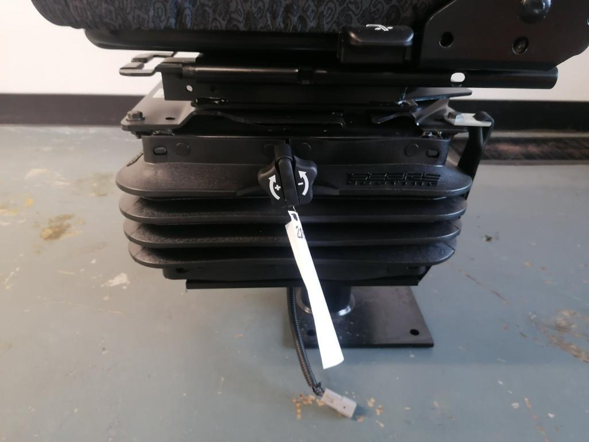 CNH Air Suspension Seat for Case Backhoe, Serial #007091742359. Located in Mt. Pleasant, IA. - Image 8 of 10