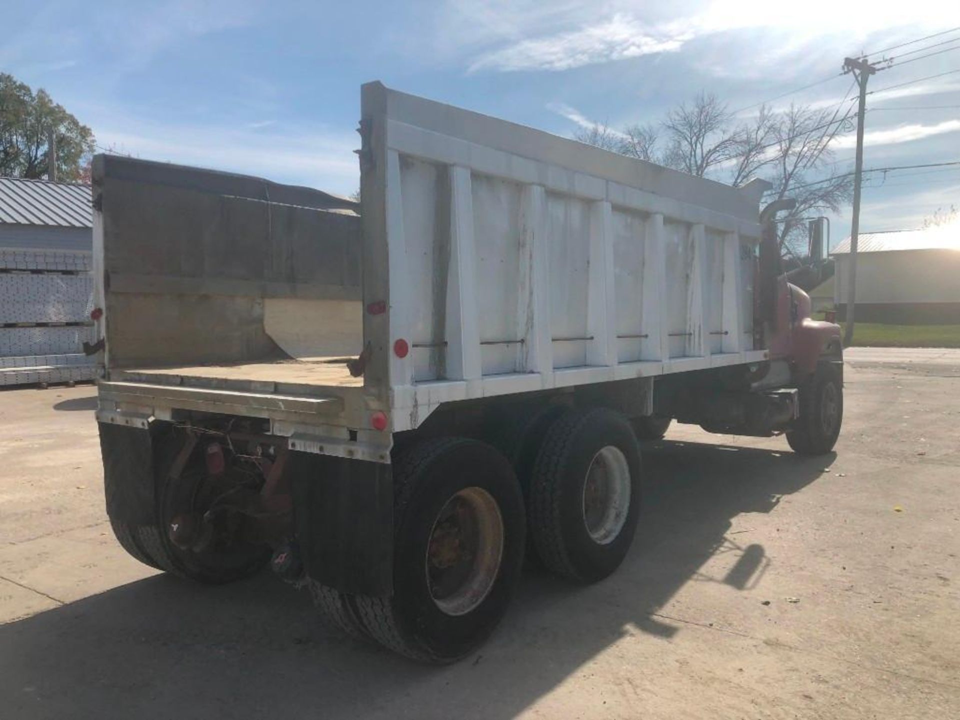 1987 International S2500 Dump Truck, Model F-2554, VIN #1HTZNDBR2HH485771, 37594 Miles, 16' x 8' x - Image 3 of 21