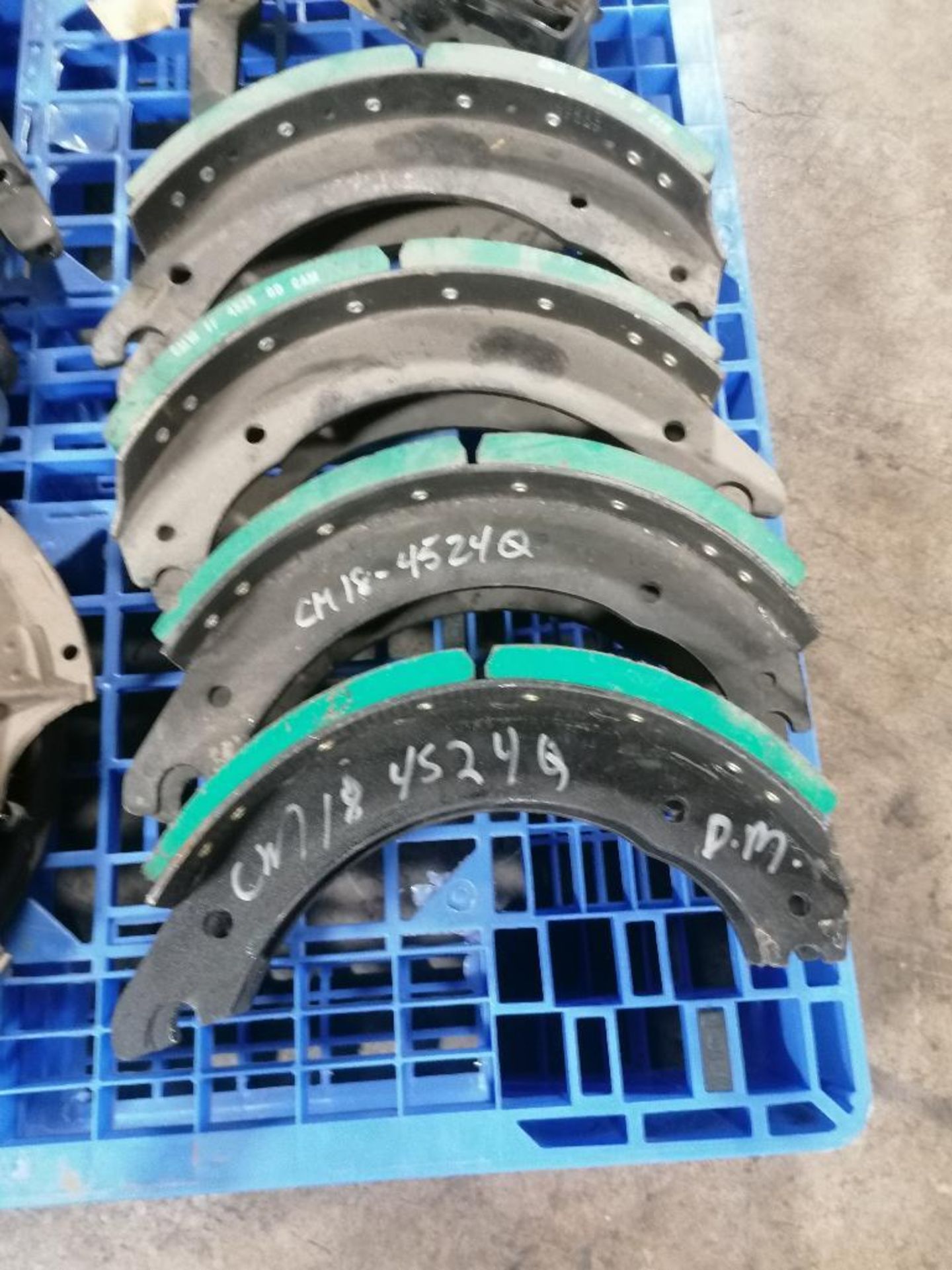 Pallet of Miscellaneous Brake Shoes, Located in Mt. Pleasant, IA. - Bild 2 aus 14