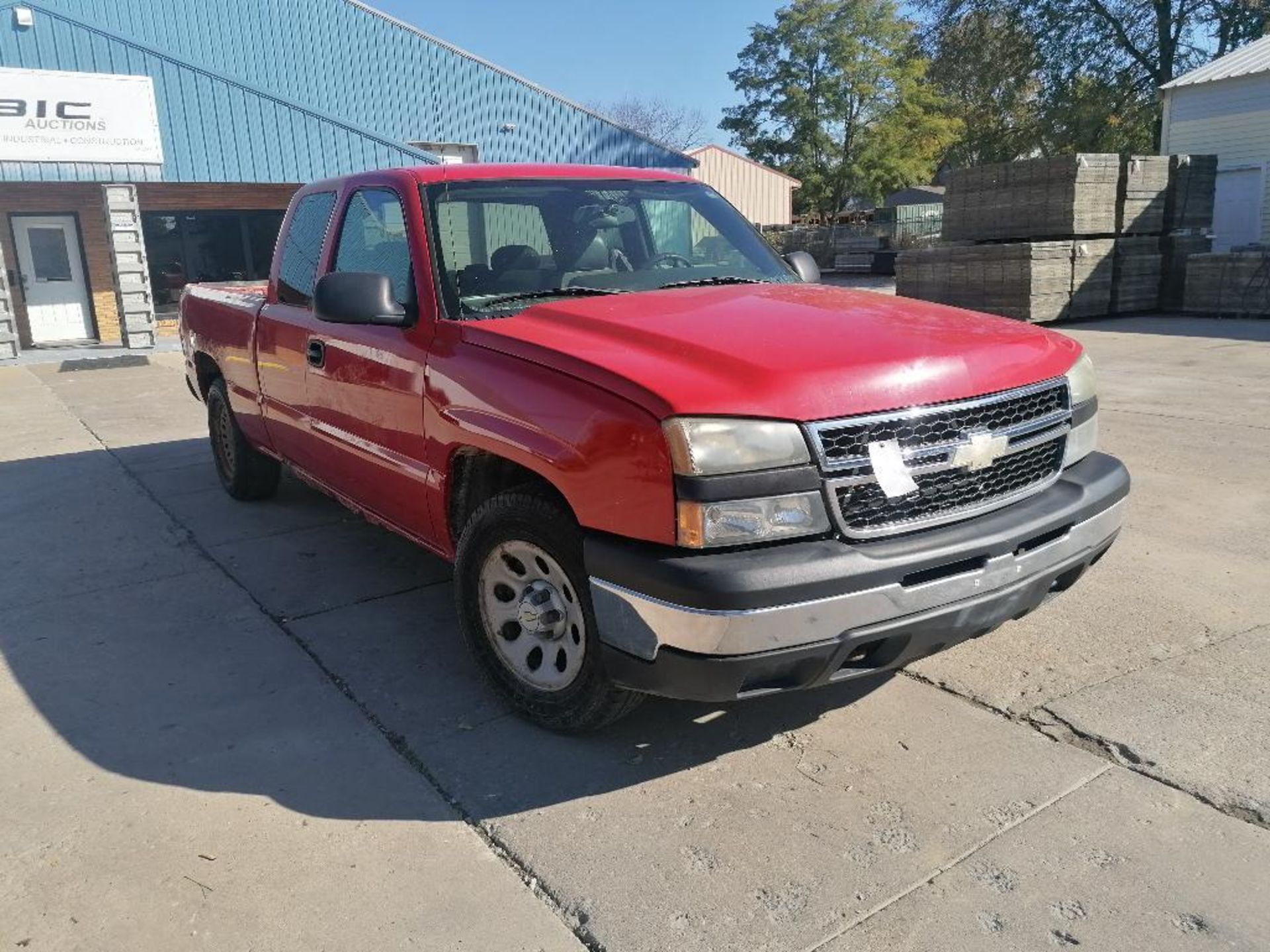 2007 Chevy Extended Cab Pickup Truck, VIN #1GCEC19X37Z104443, 232233 Miles, 4.3L Engine, Automatic - Image 2 of 24