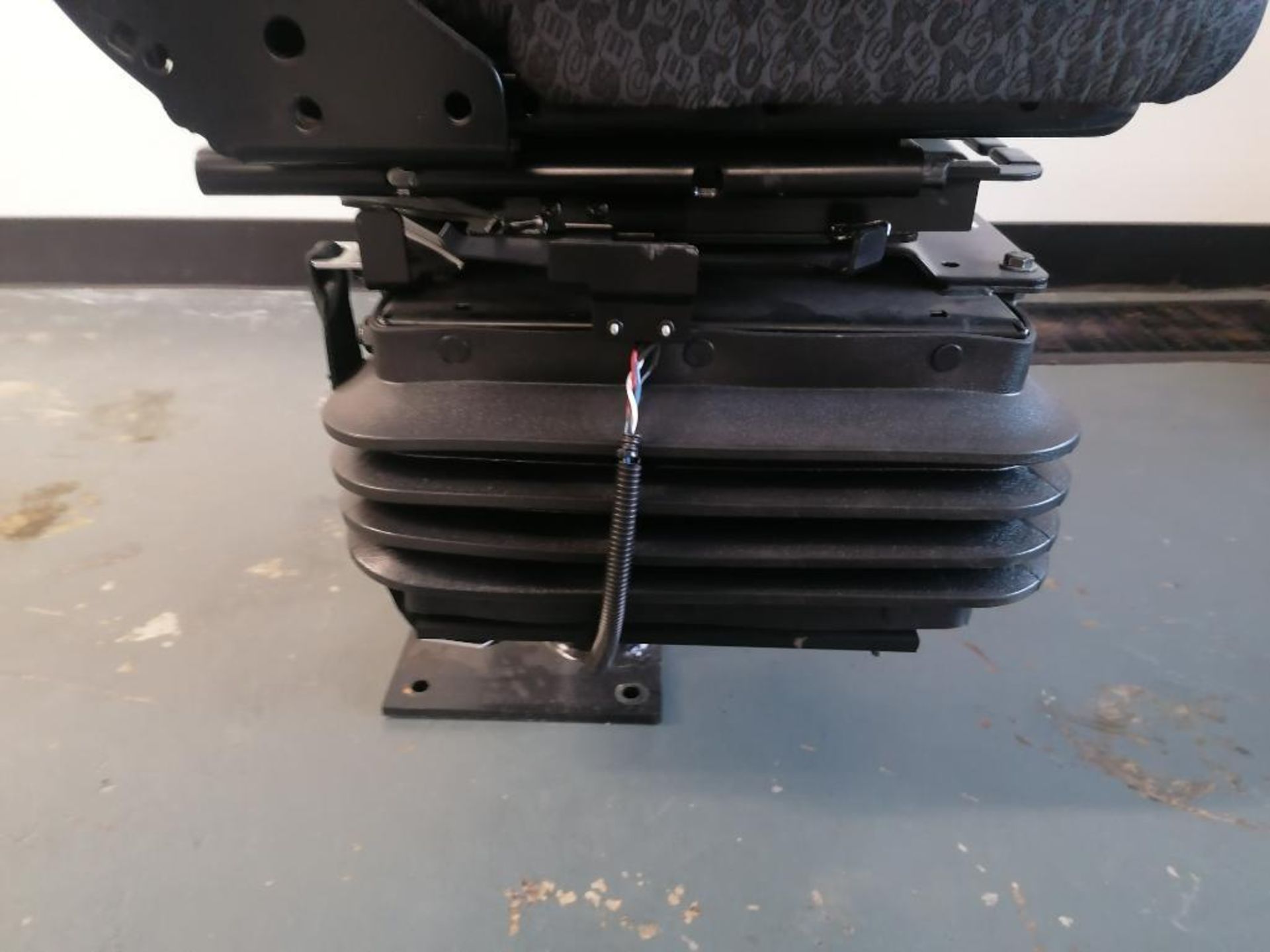 CNH Air Suspension Seat for Case Backhoe, Serial #007091742359. Located in Mt. Pleasant, IA. - Image 5 of 10