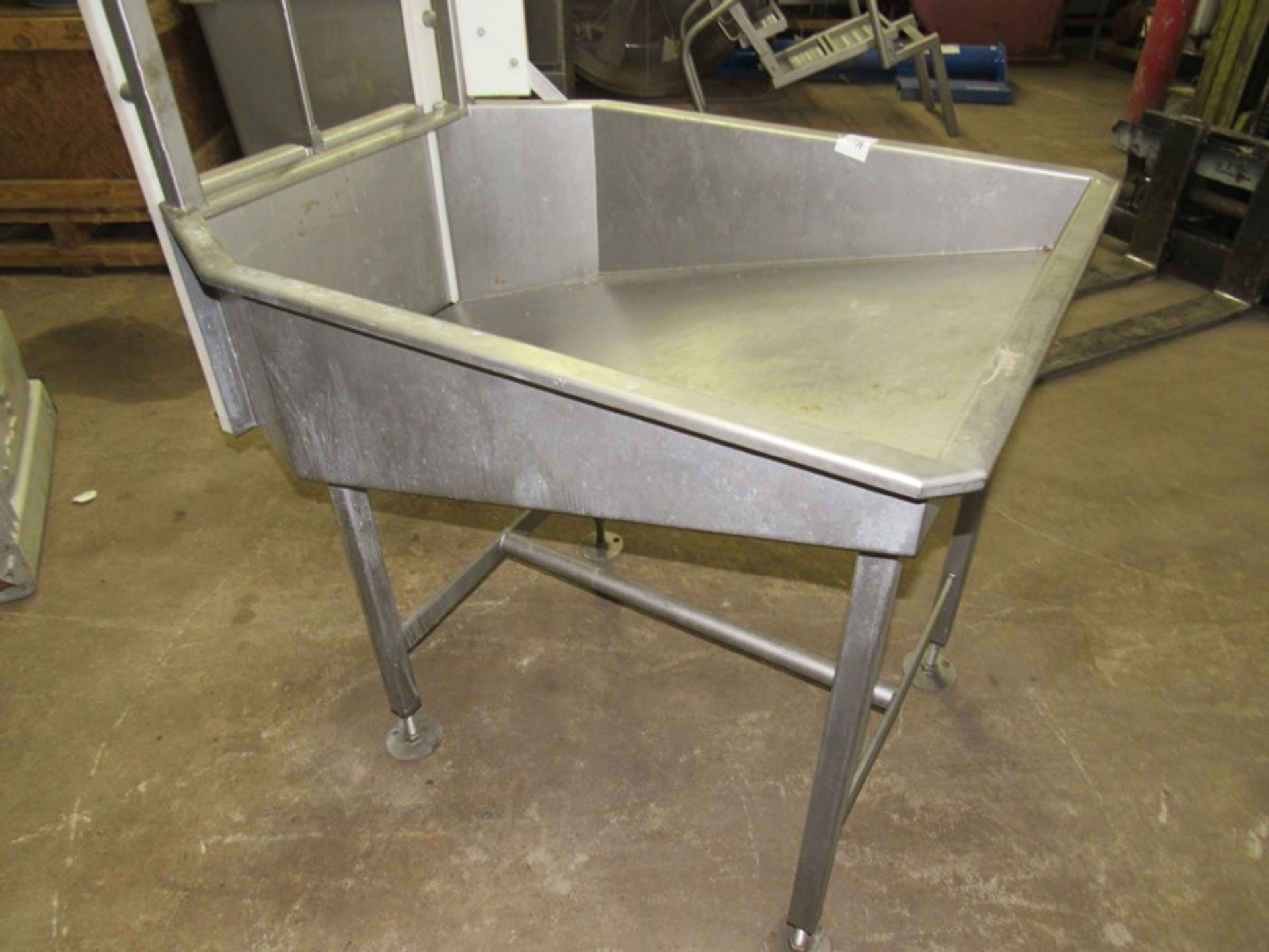 Stainless Steel Tank, 30" W X 42" L X 14" D with 20" wide pneumatic gate, 16" lift;;*** All Funds - Image 2 of 5