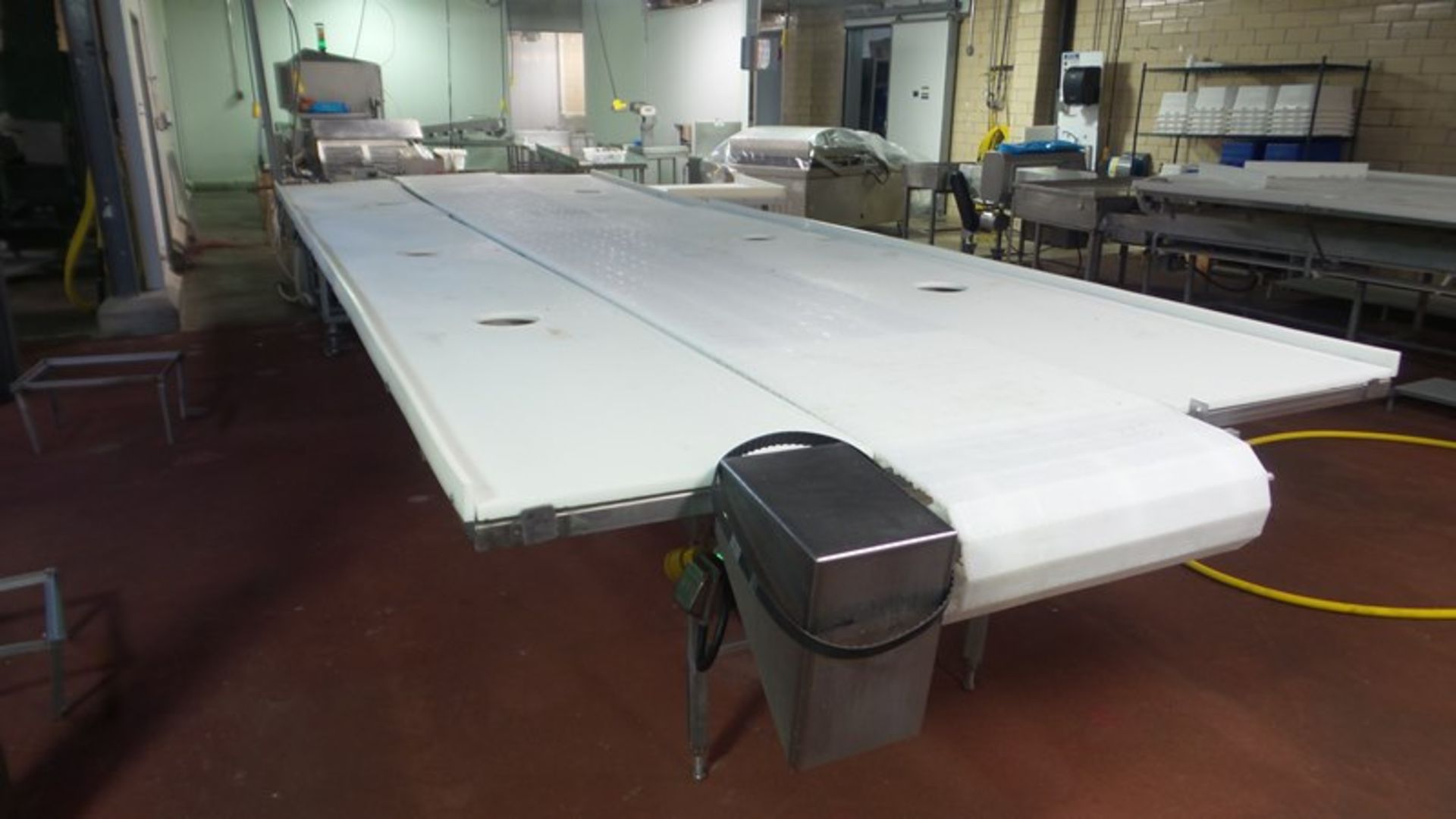 Stainless Steel Trim Conveyor, 75" W X 18' L X 40" T, 24" wide center belt, 24" W poly work stations - Image 6 of 6