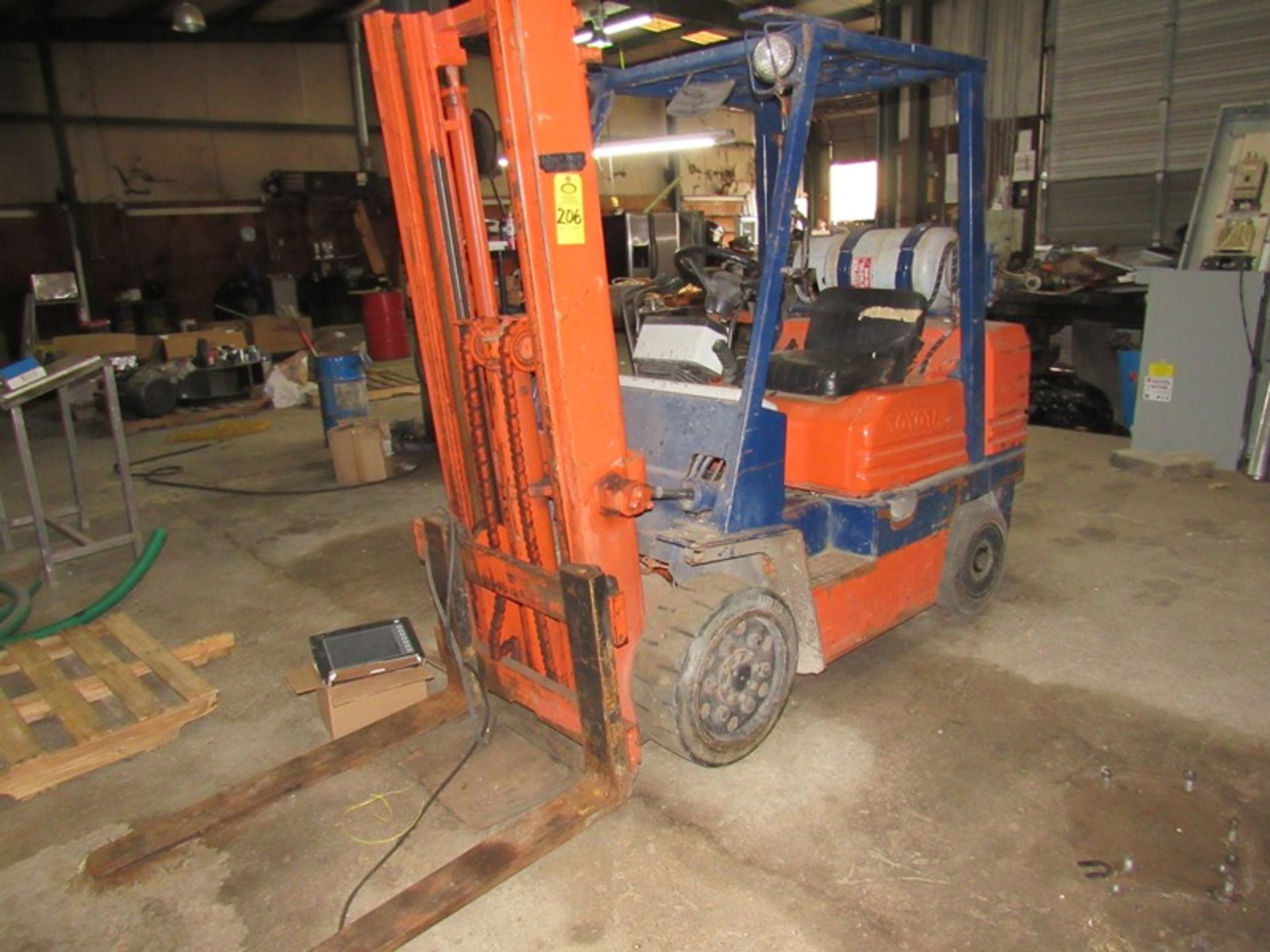 Toyota Forklift, propane, double mast (Required Loading Fee $100.00 Norm Pavlish- Nebraska