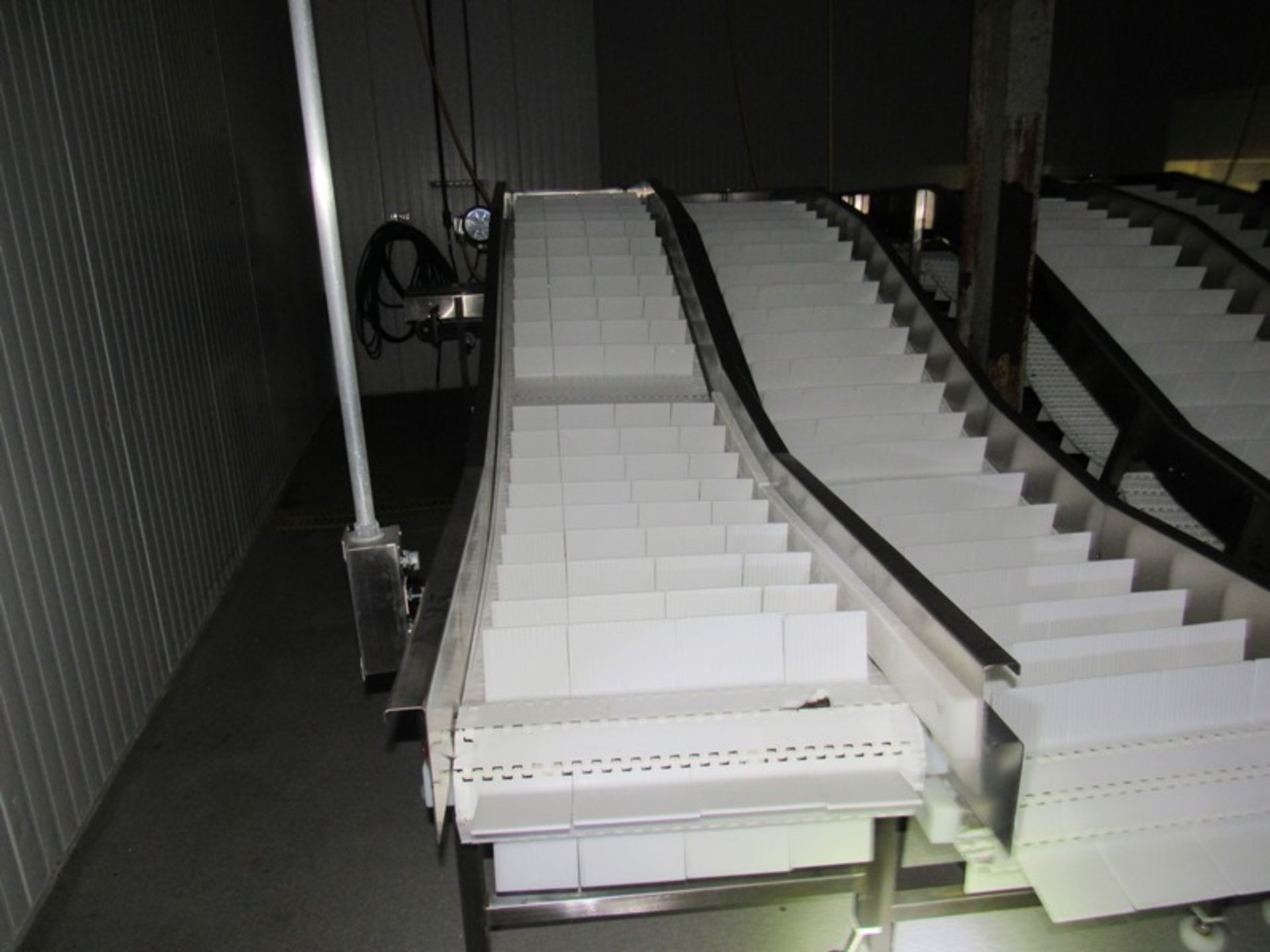 Stainless Steel Incline Conveyor, 24" W X 15' L flighted plastic belt, 4' discharge, 4" high - Image 3 of 3