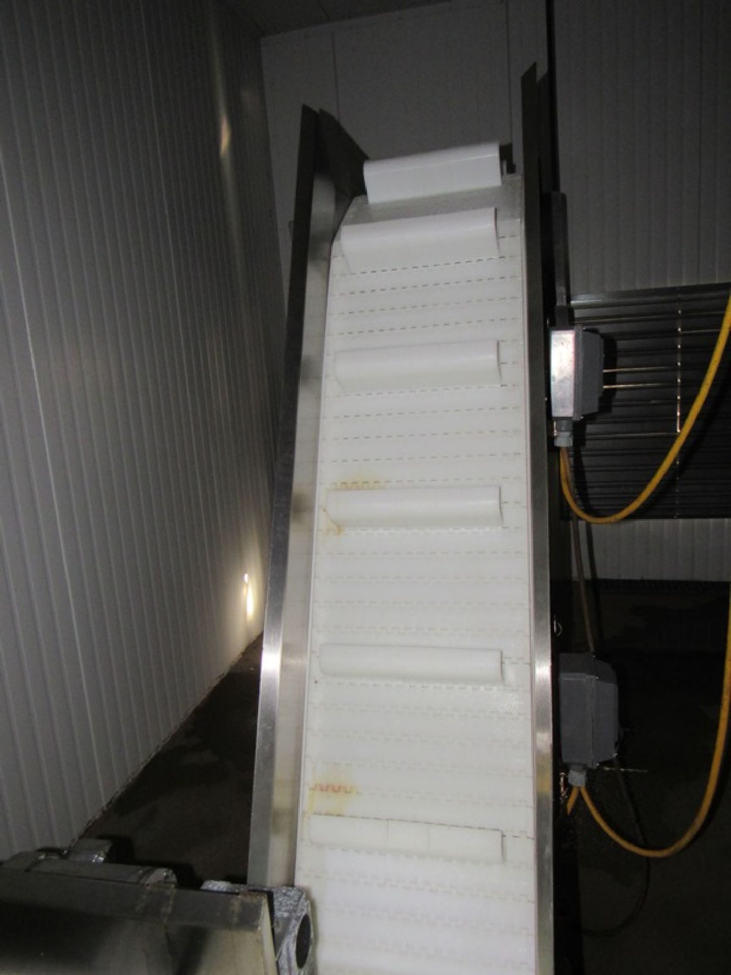 Stainless Steel "Z" Conveyor, 18" W X 9' L plastic curved flighted belt, 4" high flights, spaced - Image 2 of 4