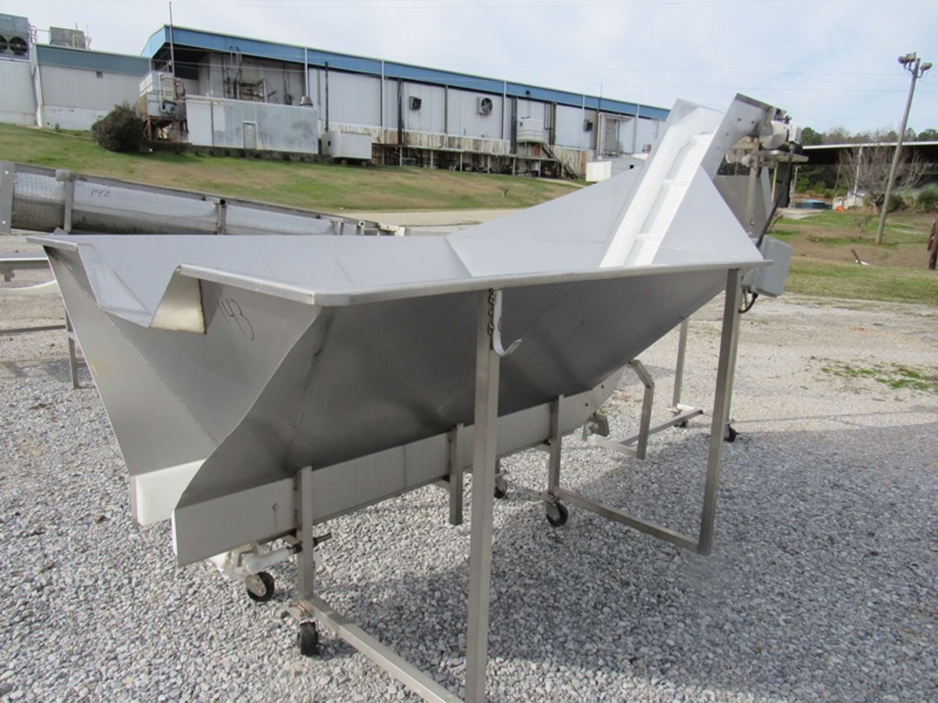 Stainless Steel Trough with incline conveyor, 6' W X 15' L X 4' D, 12" W X 13' L flighted belt, 2" H - Image 2 of 4