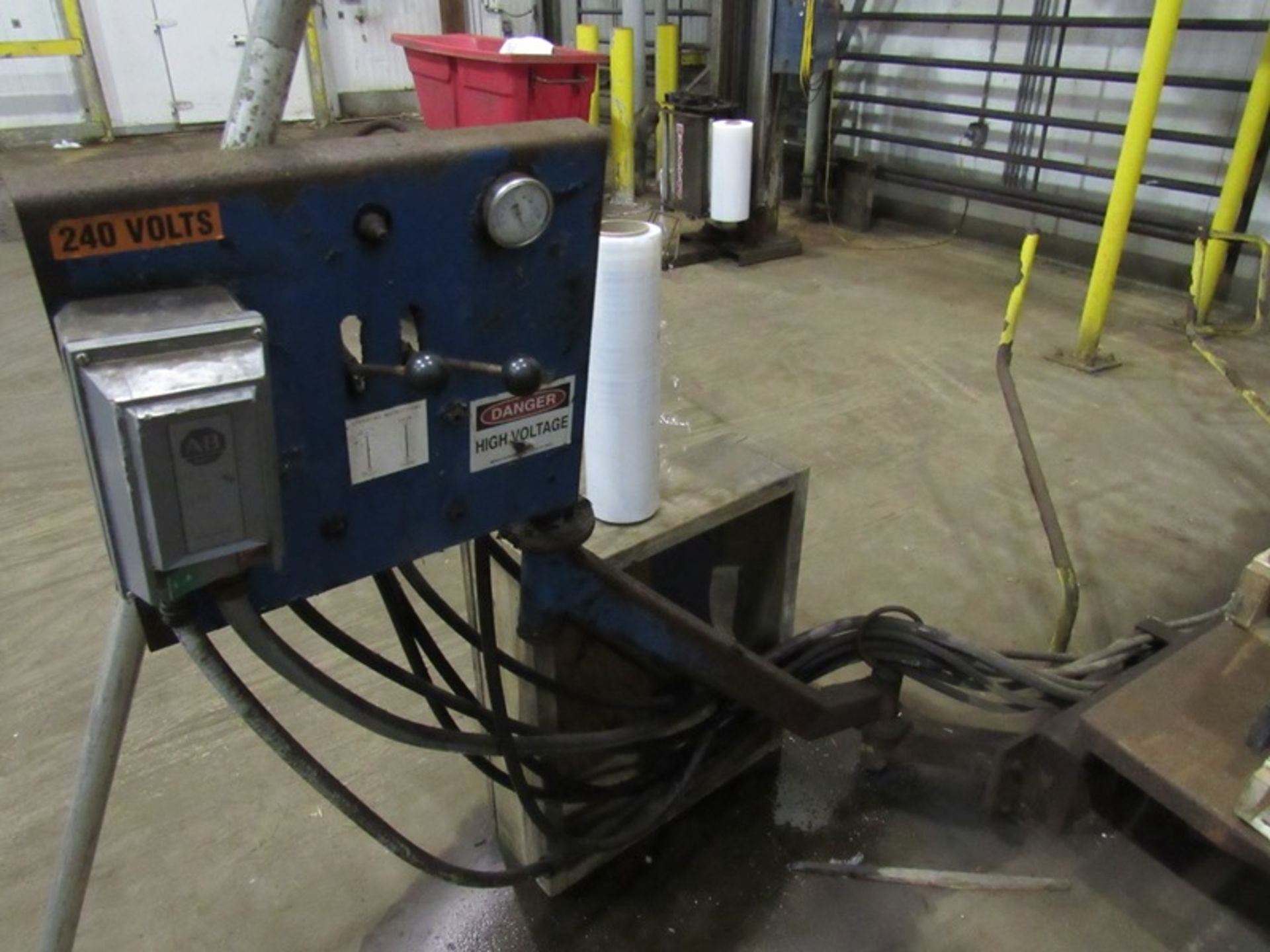 Cherry's Pallet Invertor, self contained hydraulic power pack, 4' W X 4' L X 7' T (Required - Image 3 of 5