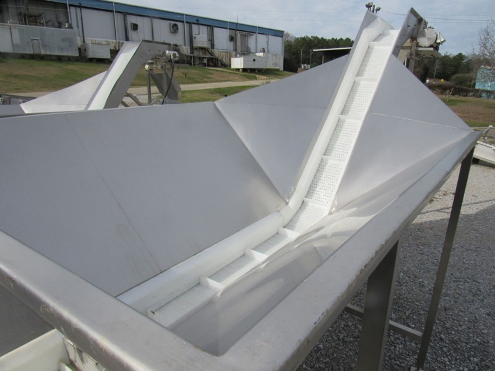 Stainless Steel Trough with incline conveyor, 6' W X 15' L X 4' D, 12" W X 13' L flighted belt, 2" H - Image 3 of 4