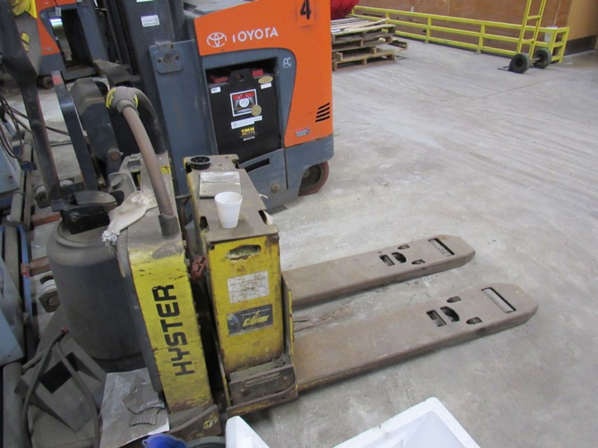 Lot of (3) Electric Pallet Jacks, 24 volts (not in service) (Required Loading Fee $150.00 Norm - Image 5 of 5