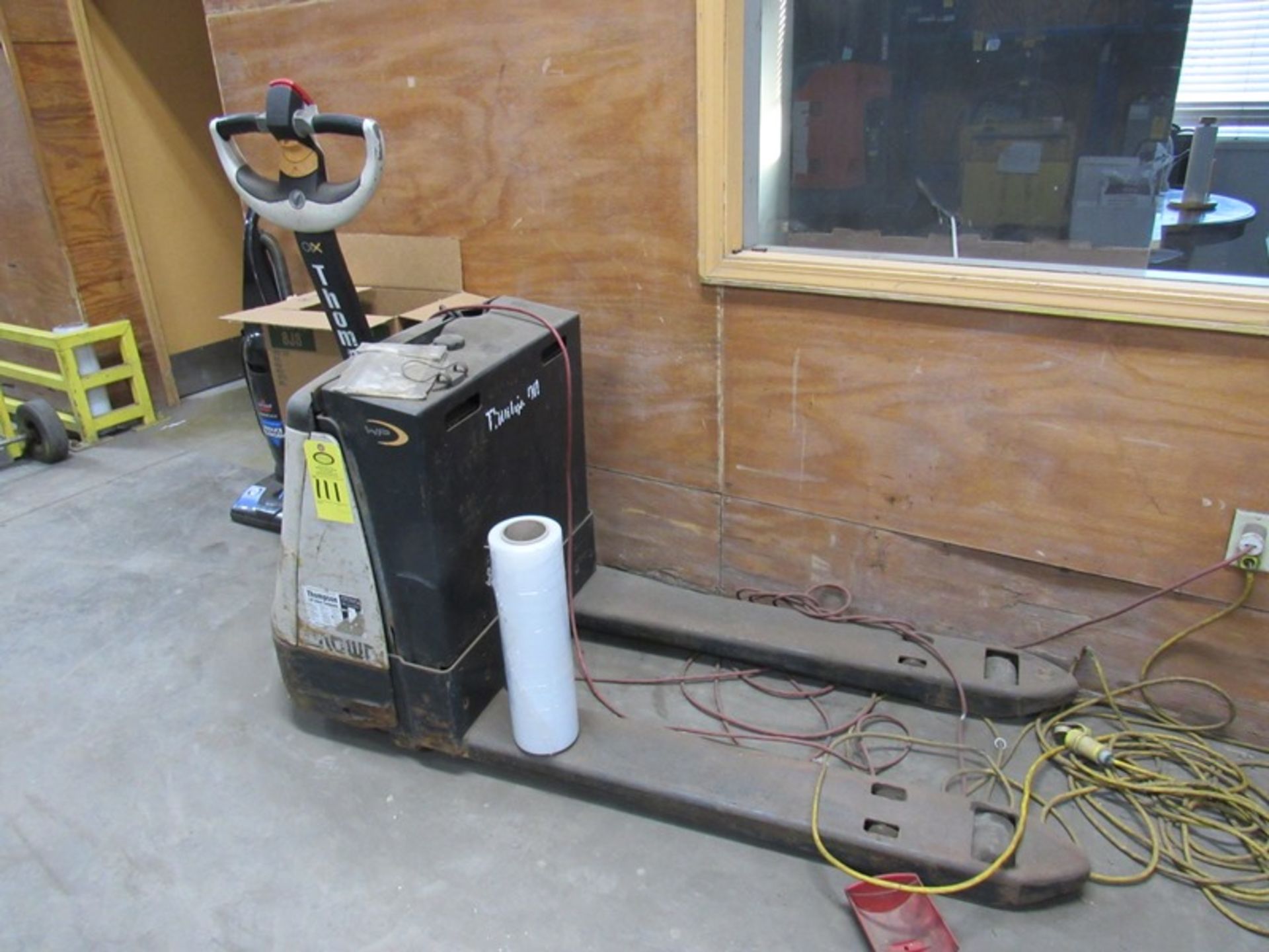 Lot of (3) Electric Pallet Jacks, 24 volts (not in service) (Required Loading Fee $150.00 Norm - Image 3 of 5