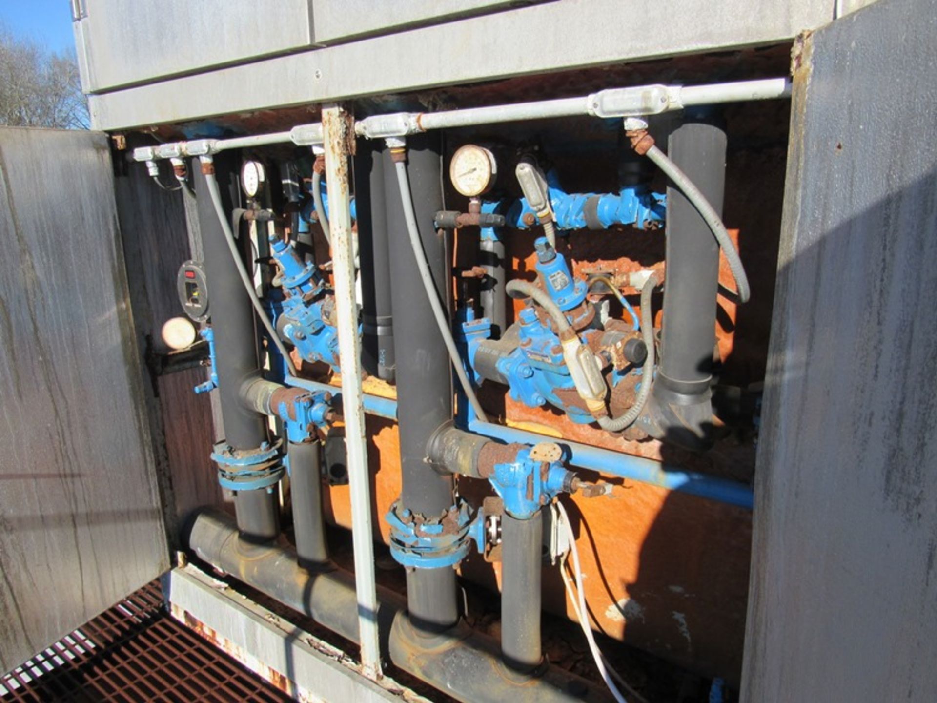 Turbo Mdl. Tigar 36-20 Ammonia Plate Chiller, Ser. #E022030, on roof top structure, 21 plates in - Image 3 of 9