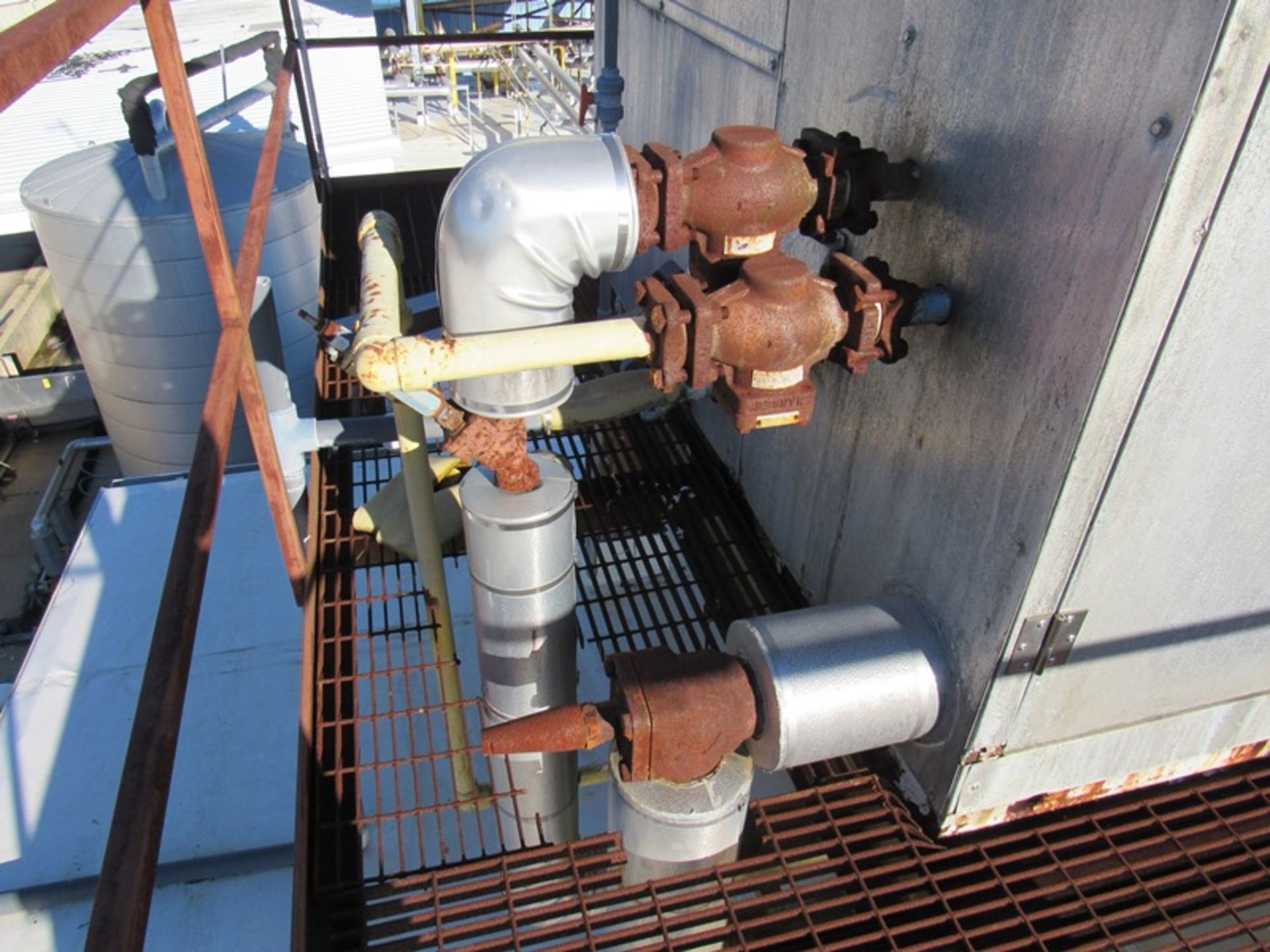 Turbo Mdl. Tigar 36-20 Ammonia Plate Chiller, Ser. #E022030, on roof top structure, 21 plates in - Image 4 of 9