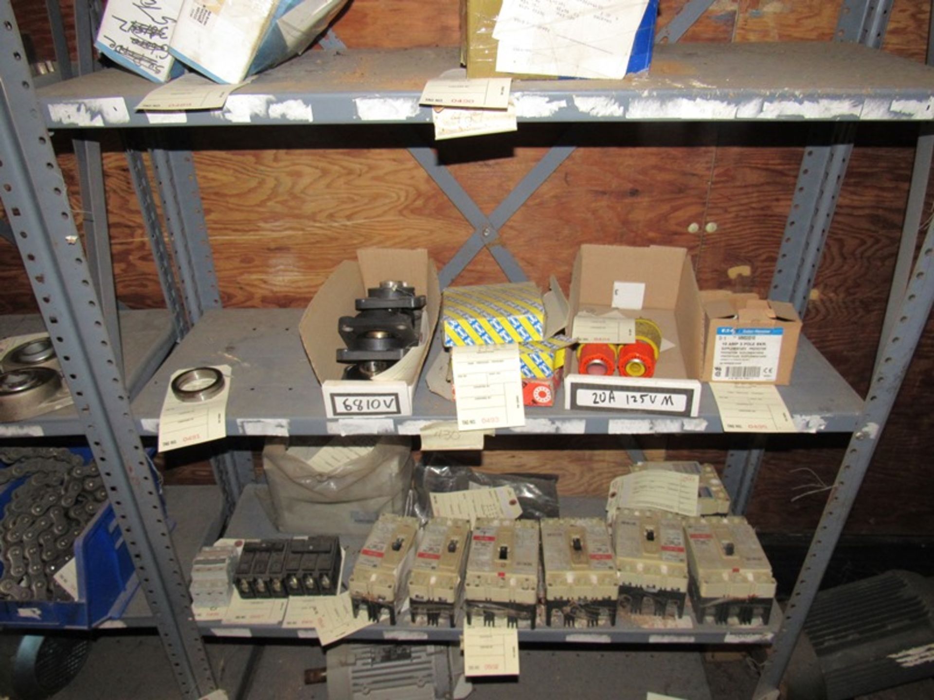 Lot Motors, Misc. Used Motors, Sprockets, Chain, Circuit Breakers, Bearings, Housings, Plastic - Image 5 of 14