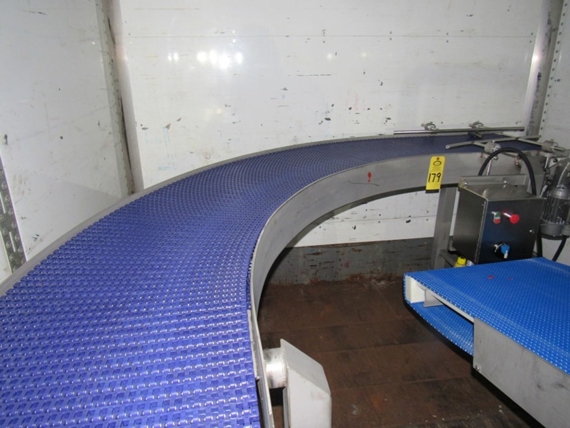 Stainless Steel 90º Conveyor, 19 1/2" W X 20' L blue belt, 12' to turn (Late Pickup Only - March - Image 4 of 5