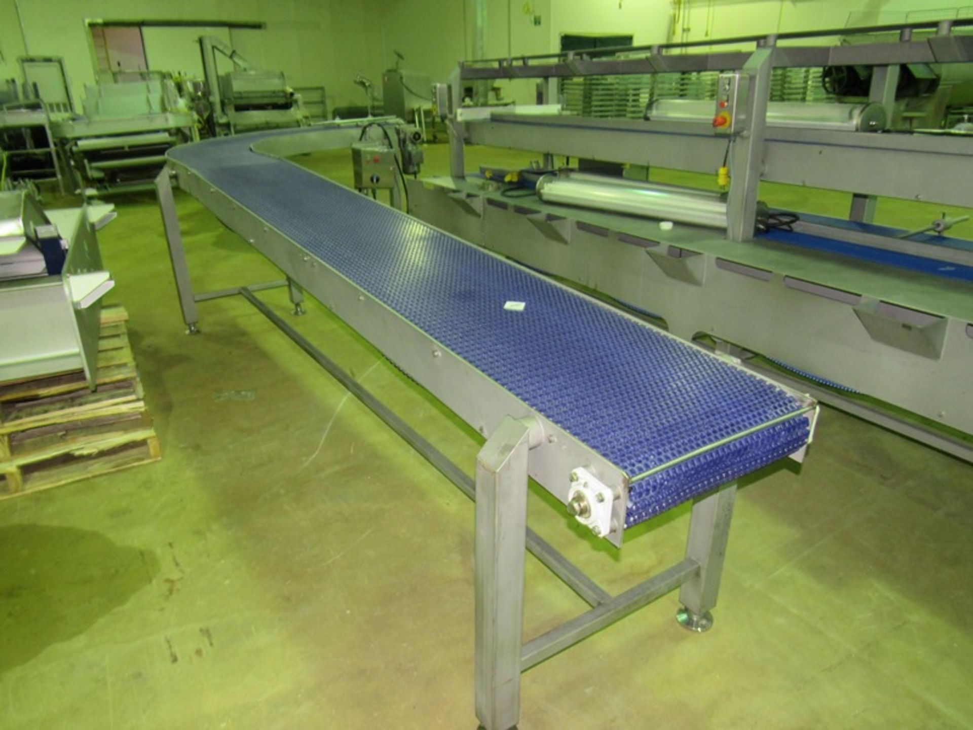 Stainless Steel 90º Conveyor, 19 1/2" W X 20' L blue belt, 12' to turn (Late Pickup Only - March