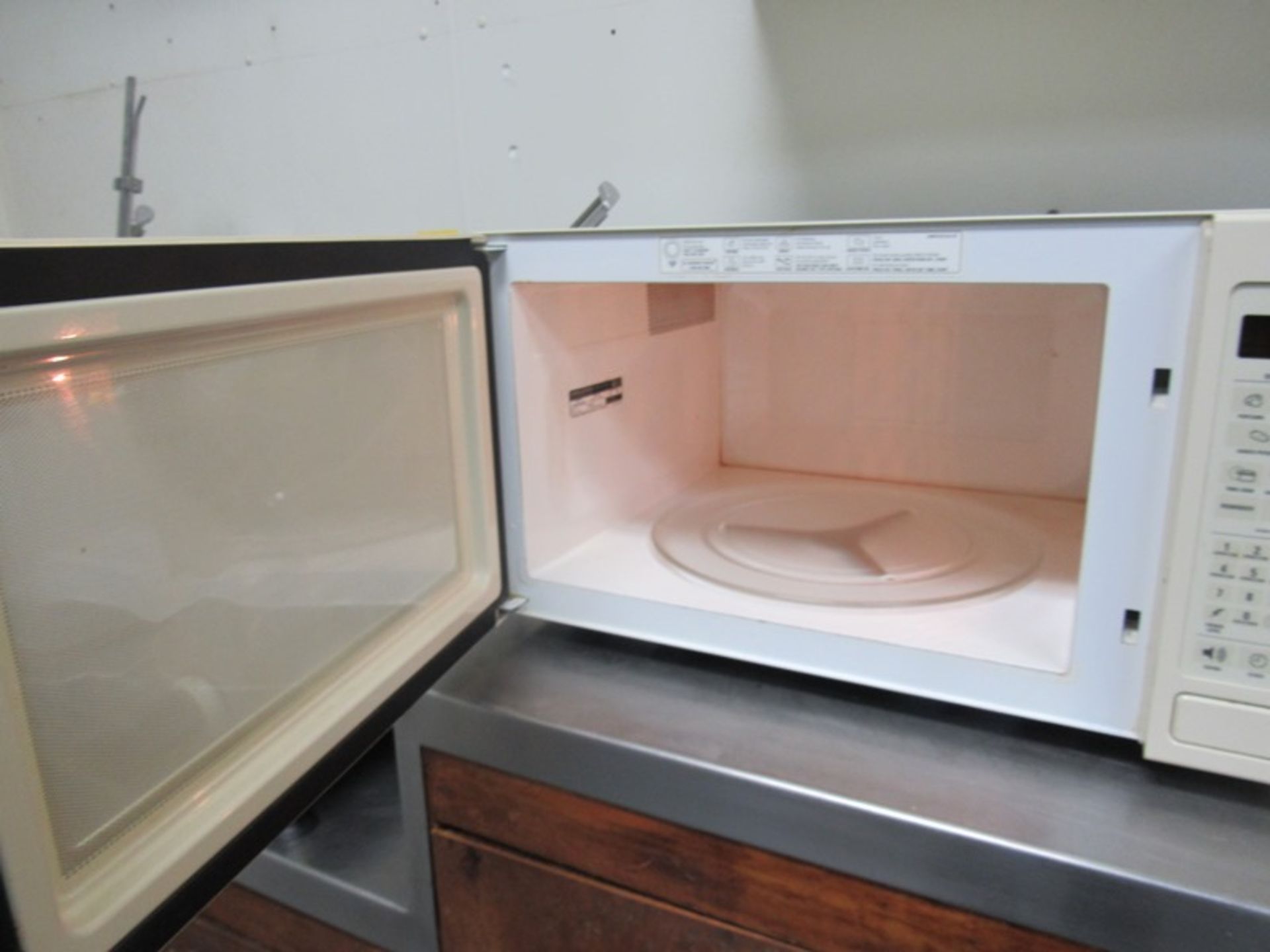 G.E. Mdl. JES1851AB001 Microwave Oven (Required Loading Fee $5.00 - Small Items Will Be Loaded - Image 2 of 2