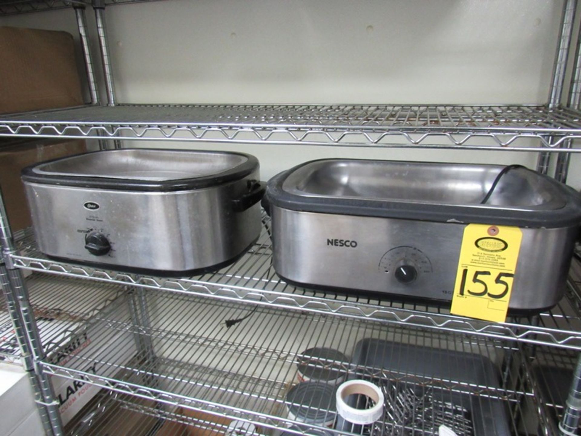 Lot Roasting Pans, (1) Oster 20 Qt. (1) Nesco 18 Qt. (Required Loading Fee $5.00 - Small Items