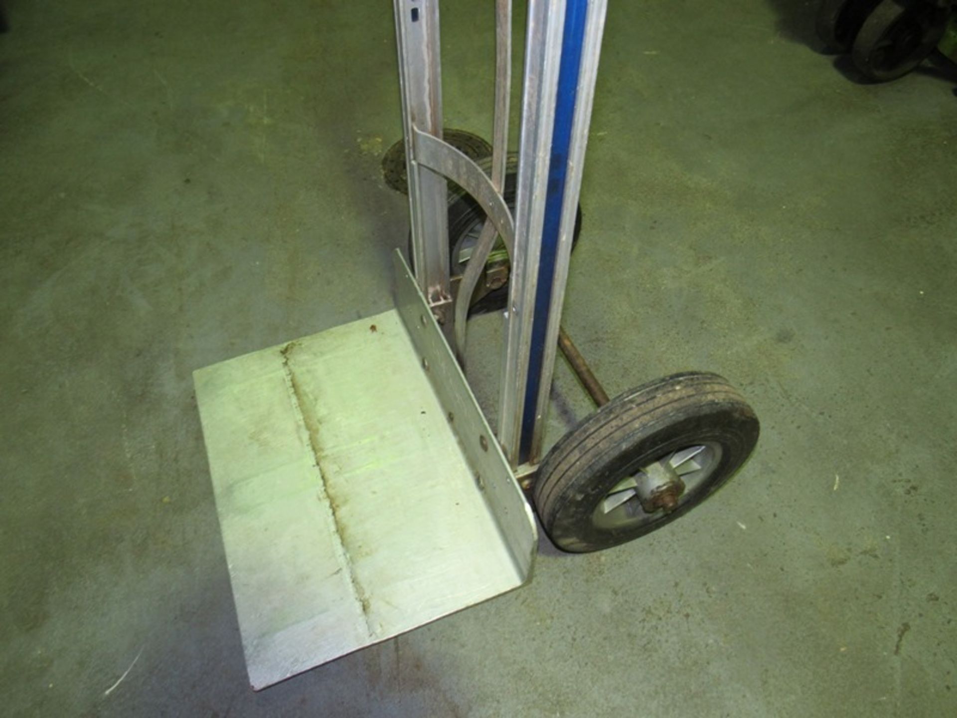 2-Wheel Cart, aluminum(Required Loading Fee $5.00 - Small Items Will Be Loaded Curb Side. Norm - Image 2 of 2