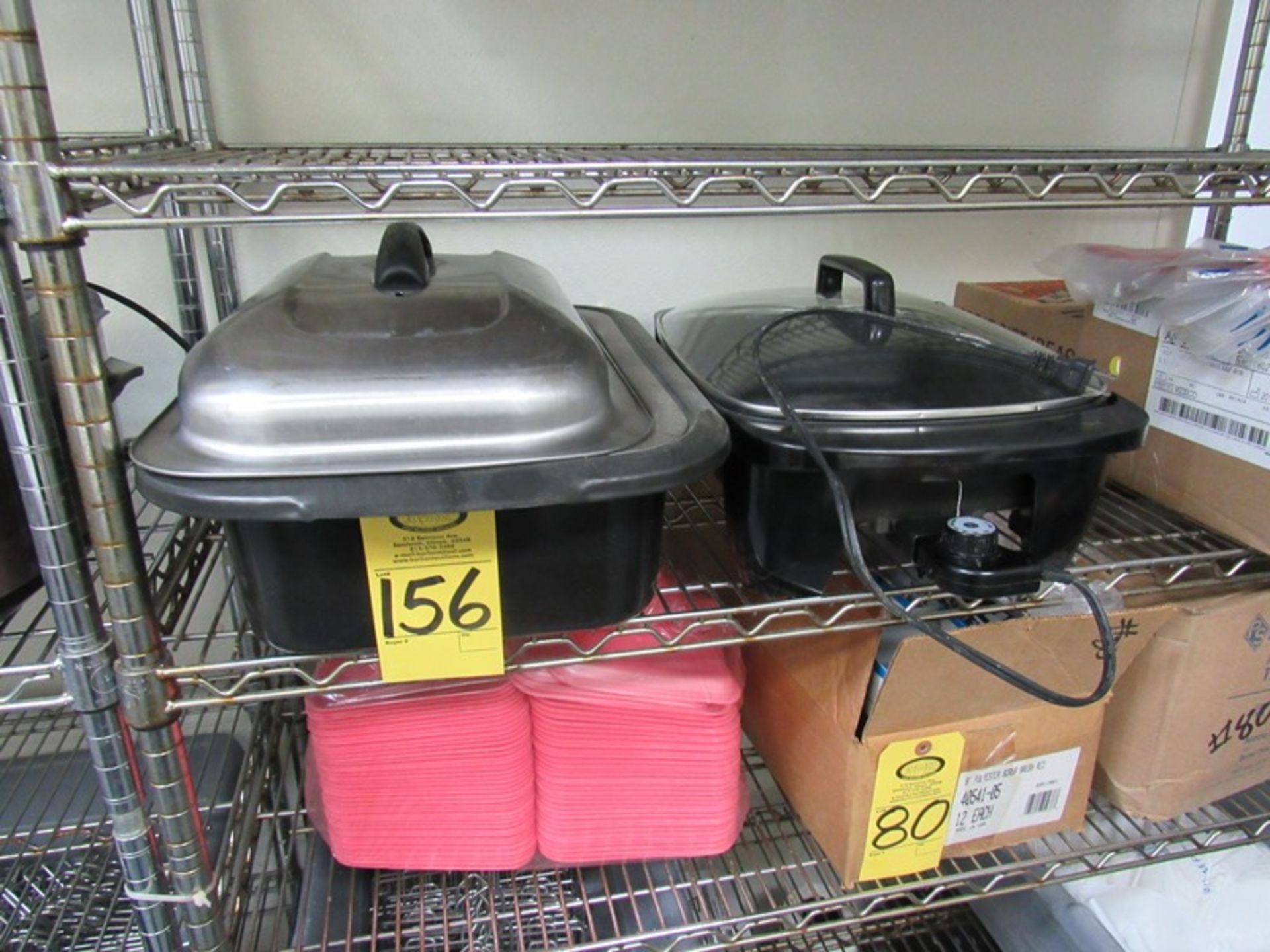 Lot (1) Roasting Pan (1) G.E. Electric Skillet (Required Loading Fee $5.00 - Small Items Will Be