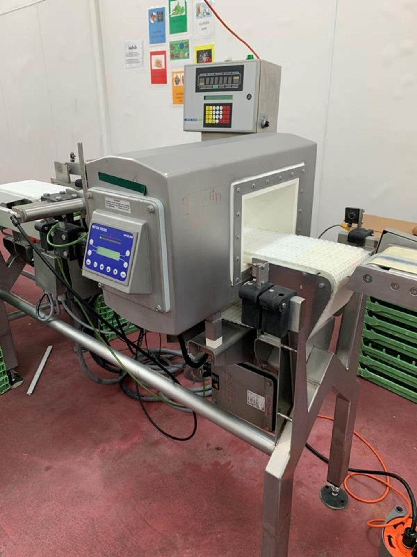 Safeline Metal Detector/Inline Checkweigher, 9 3/4" W X 7" T aperture, 5 1/2" clearance, 8" W X 7' L - Image 2 of 10