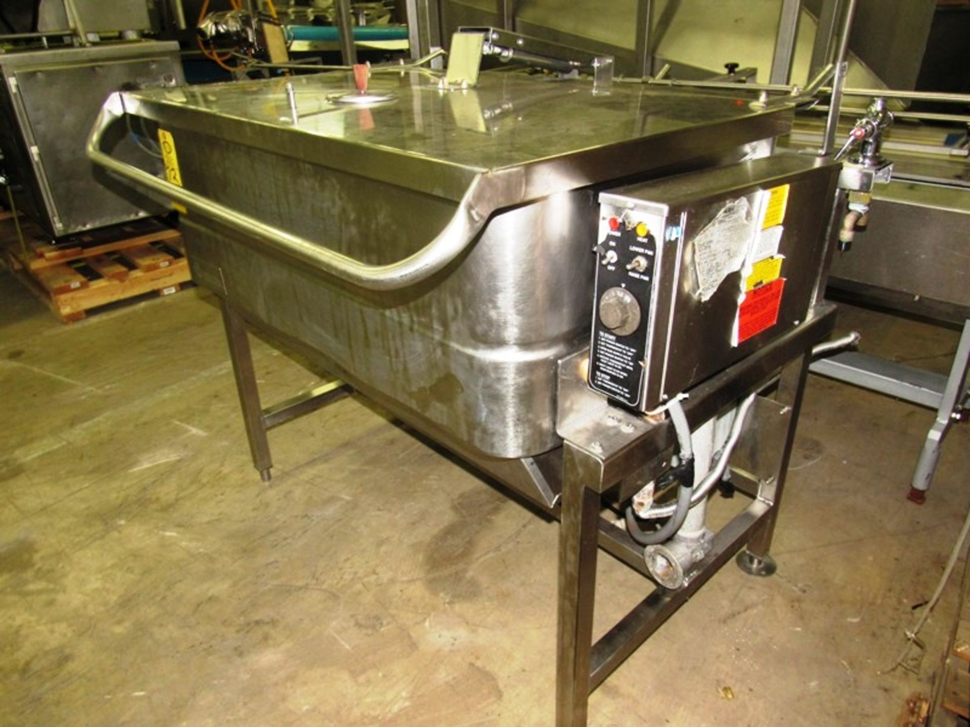 Groen Mdl.E-4-9 Natural Gas Fired Tilt Skillet/Braising Pan w/water attachment, 120 volts - Image 2 of 7