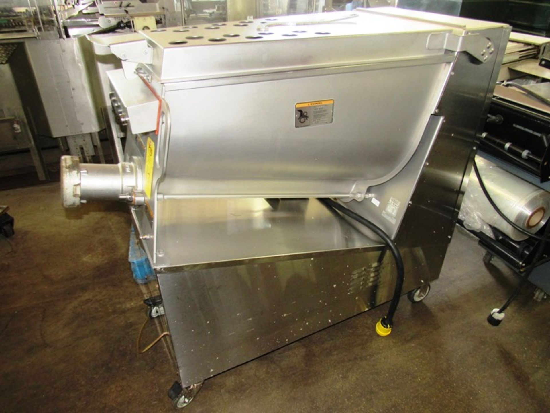 Hobart Mdl. MG-2032 Portable Mixer/Grinder, #32 Head, Ser. # 31-1450-929, 220 volts