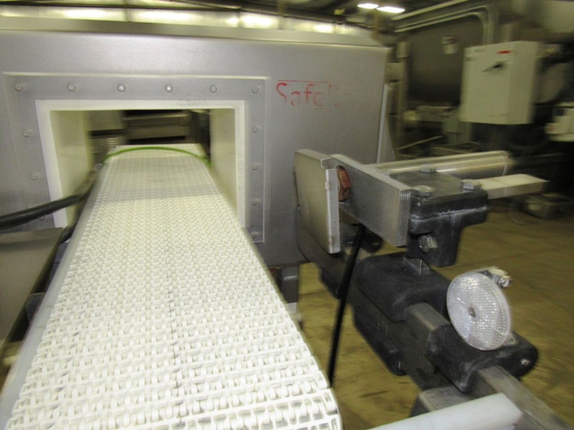 Safeline Metal Detector/Inline Checkweigher, 9 3/4" W X 7" T aperture, 5 1/2" clearance, 8" W X 7' L - Image 4 of 10