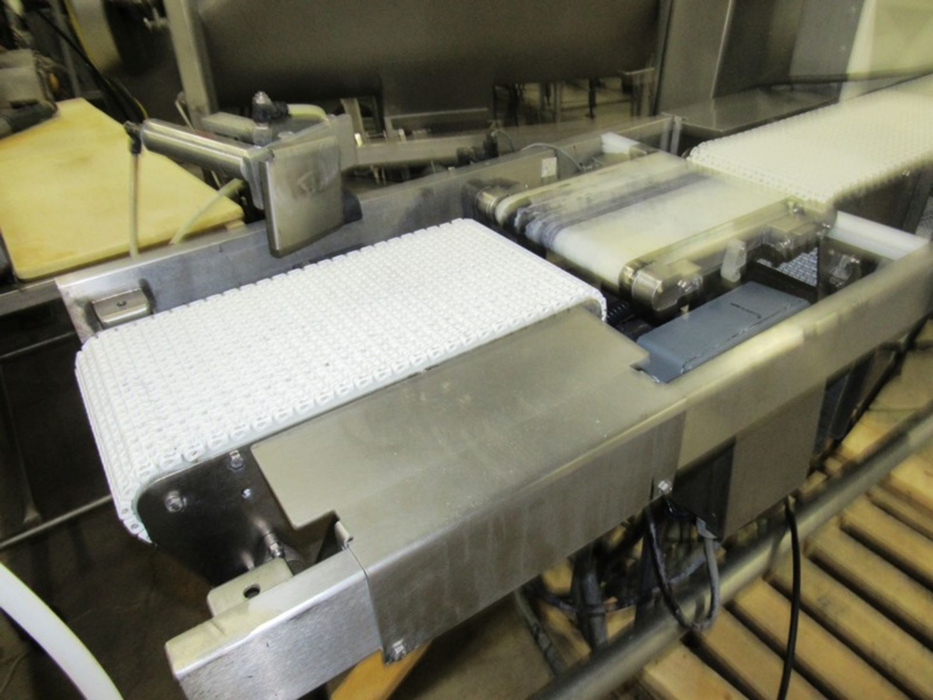 Safeline Metal Detector/Inline Checkweigher, 9 3/4" W X 7" T aperture, 5 1/2" clearance, 8" W X 7' L - Image 3 of 10